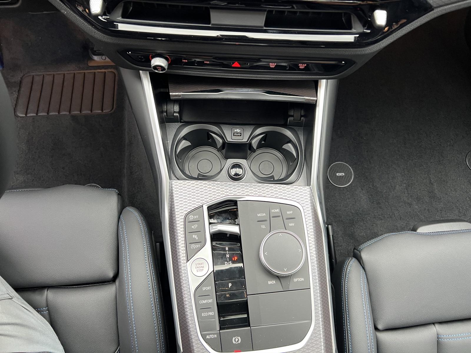 BMW M340i xDrive Touring-image-9