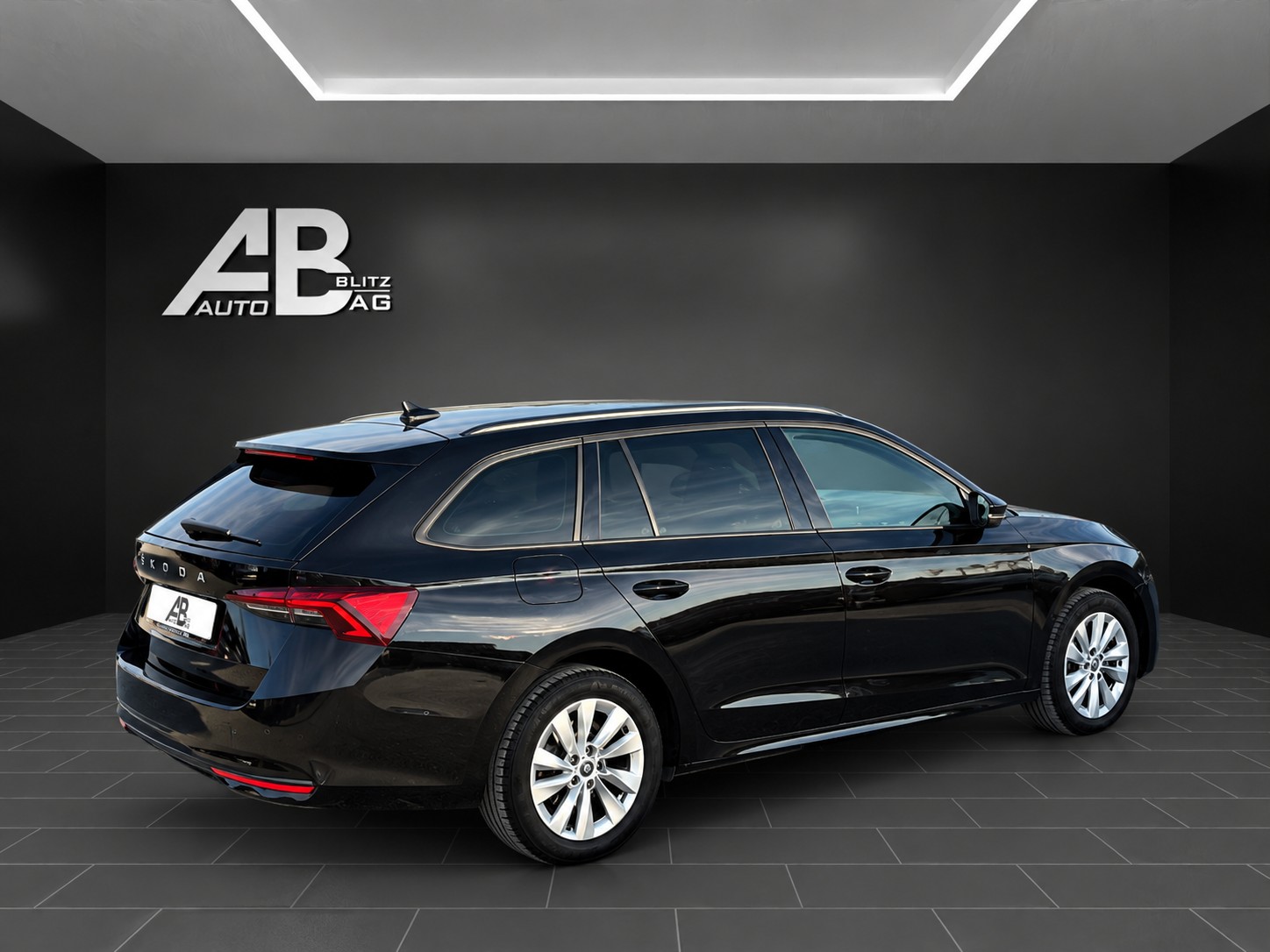 SKODA Octavia Kombi 2.0 TDI DSG Selection mit 150 PS-image-4