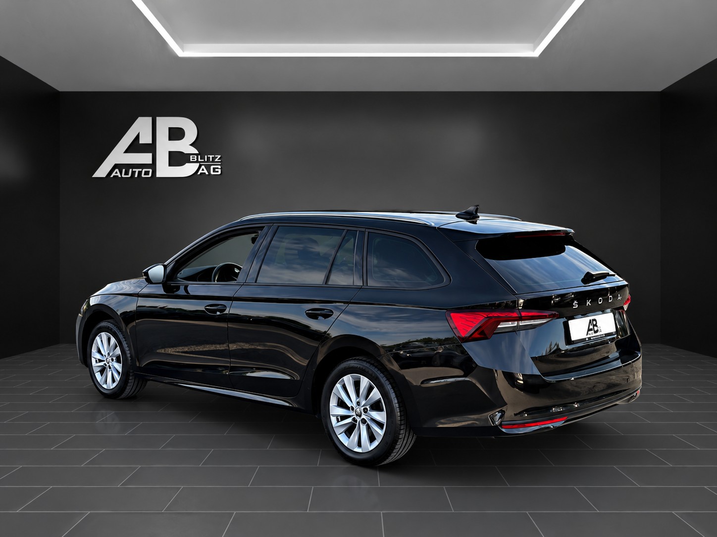 SKODA Octavia Kombi 2.0 TDI DSG Selection mit 150 PS-image-2