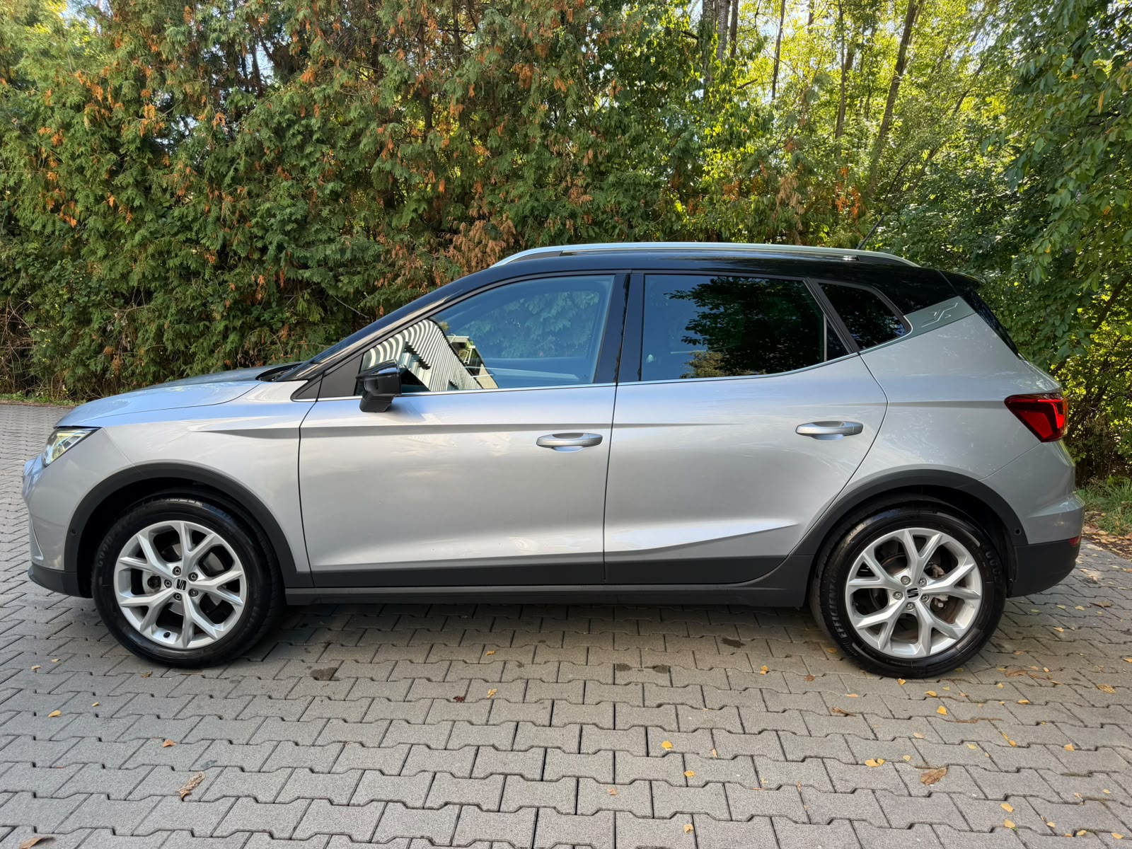 SEAT Arona 1.5 Eco TSI FR DSG-image-1