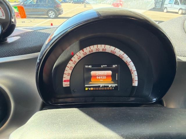 SMART fortwo black pearl-image-6