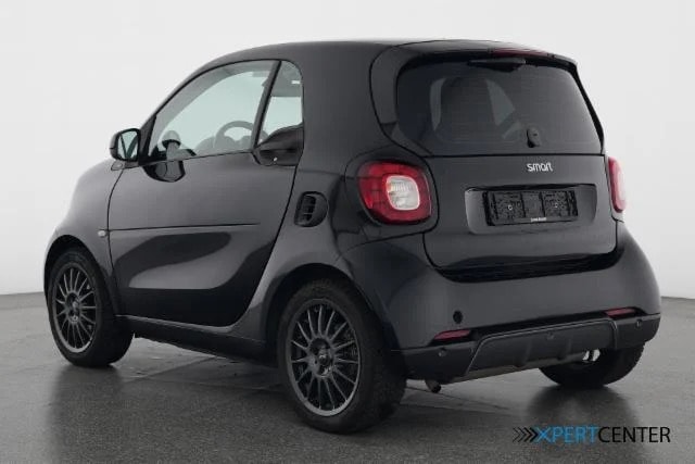 SMART fortwo black pearl-image-1