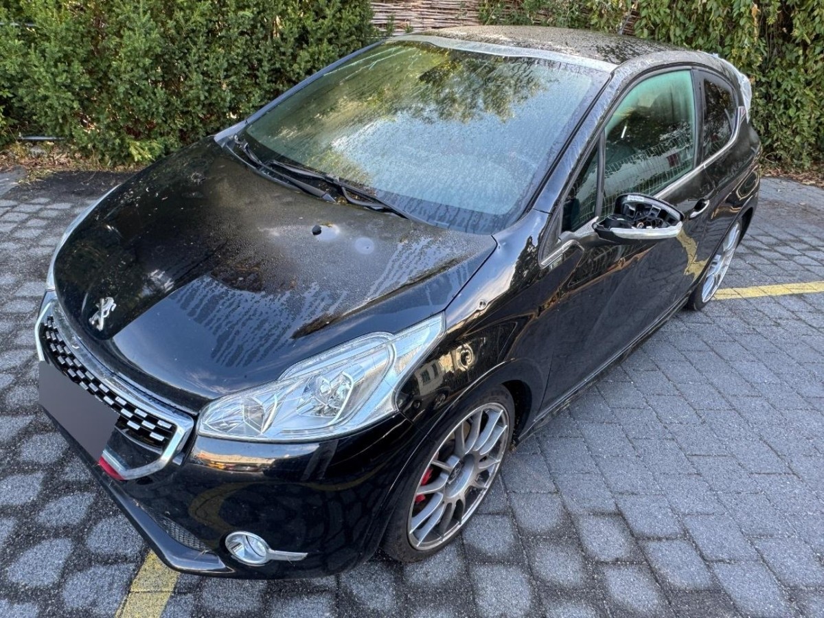 PEUGEOT 1.6 Turbo GTi-image-1