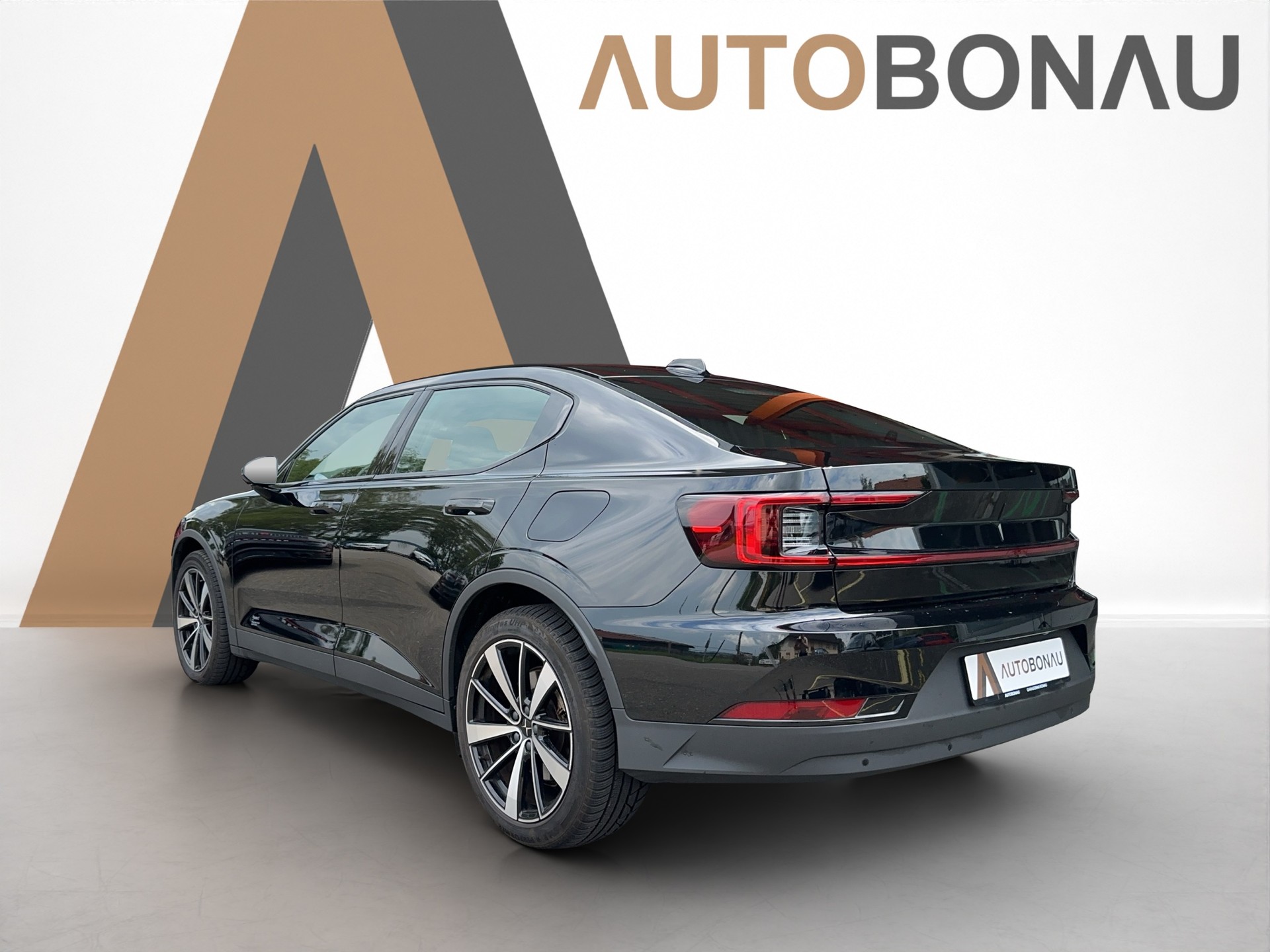 POLESTAR 2 Standard Range Single Motor-showroom-element-3
