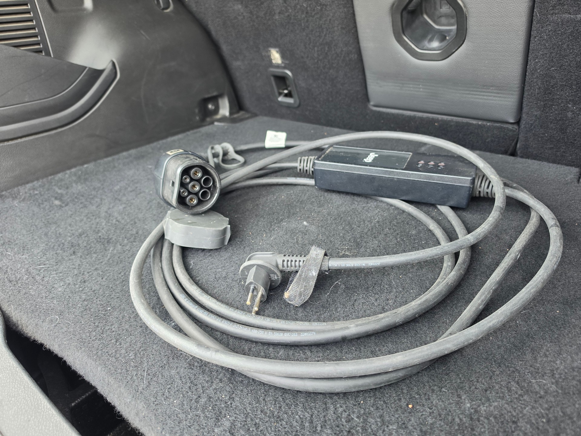 JEEP 1.3 Limited 4xe-image-8