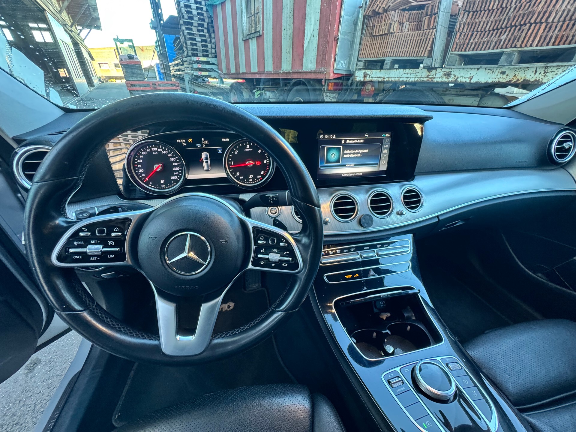 MERCEDES-BENZ E 220 d Avantgarde 4Matic 9G-Tronic-image-5