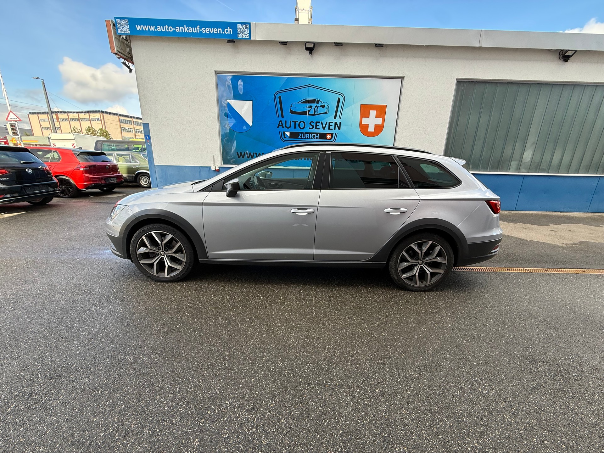 SEAT Leon ST 2.0 TSI FR DSG-image-2
