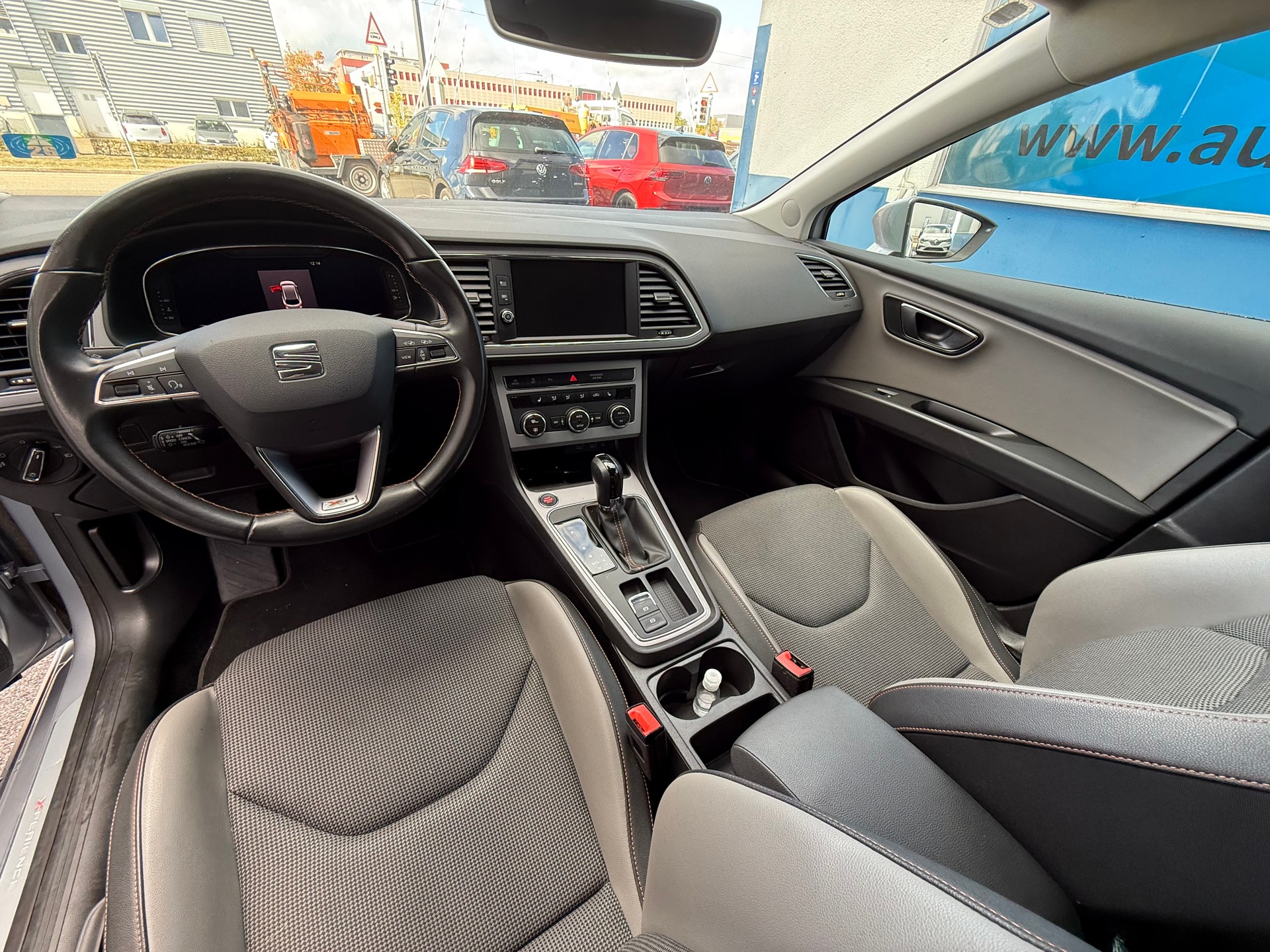 SEAT Leon ST 2.0 TSI FR DSG-image-9