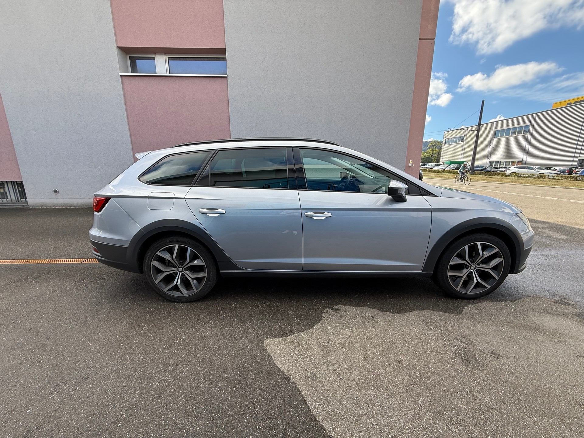 SEAT Leon ST 2.0 TSI FR DSG-image-5