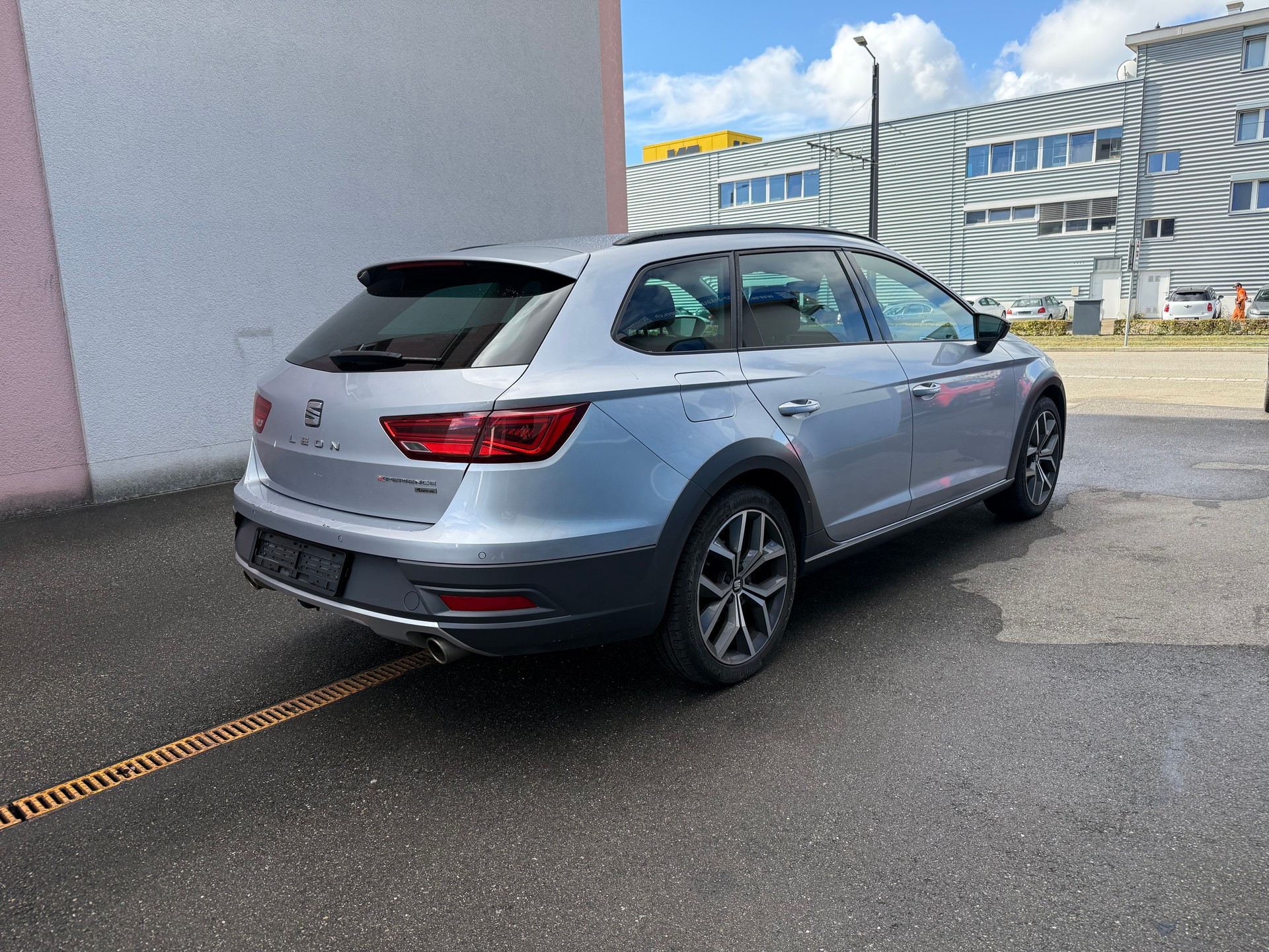 SEAT Leon ST 2.0 TSI FR DSG-image-4