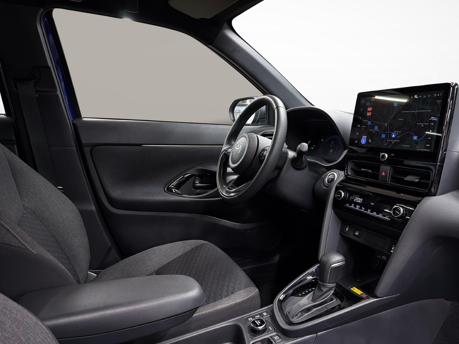 TOYOTA Yaris Cross 1.5 VVT-i HSD Trend AWD-i-image-9