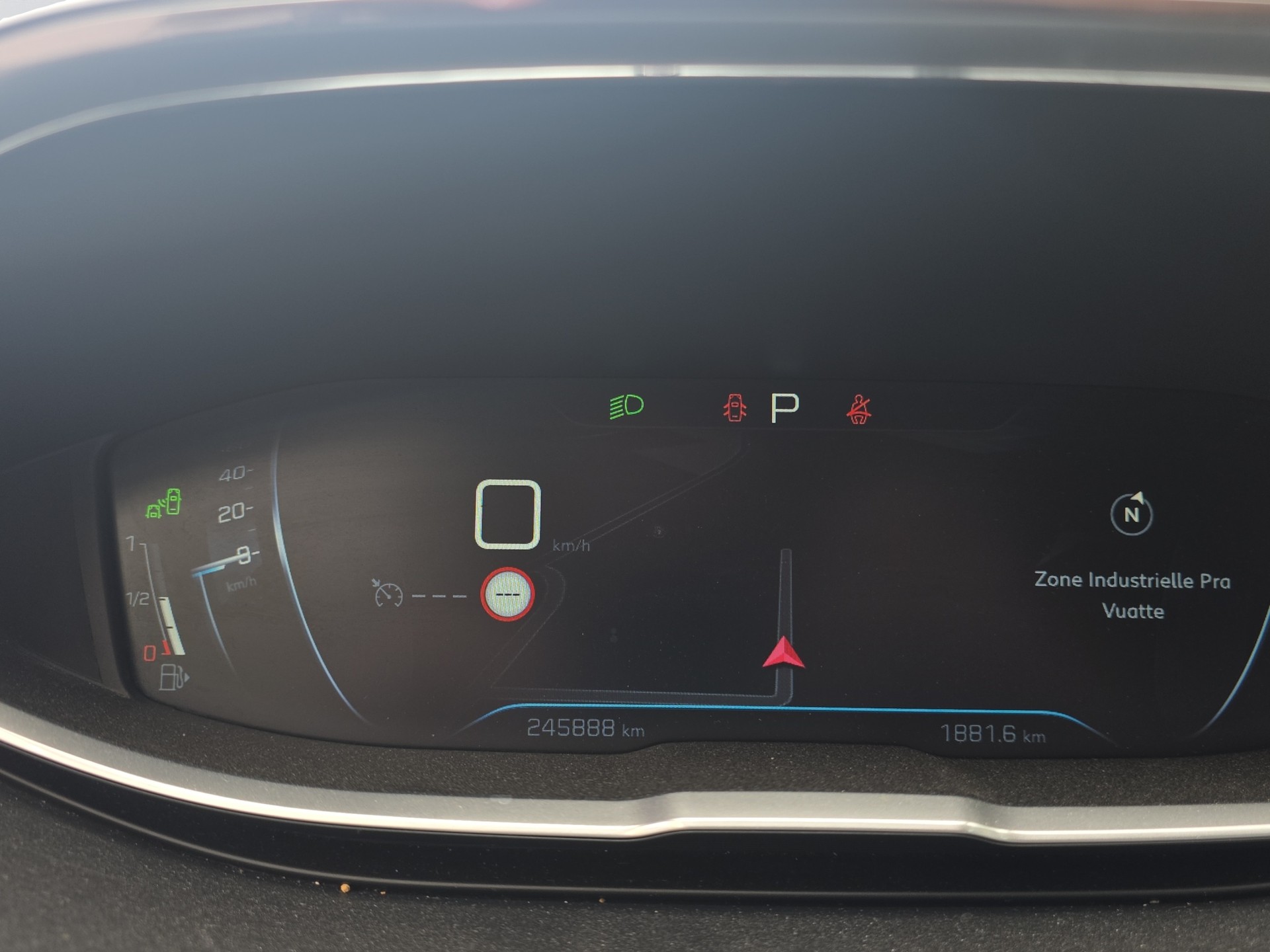PEUGEOT 5008 1.6 BlueHDi GT Line ETA-image-10