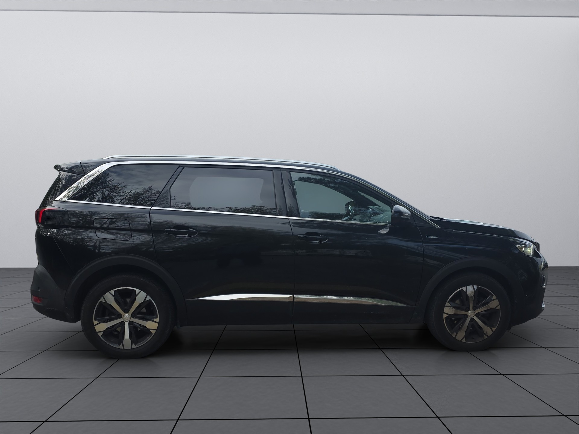 PEUGEOT 5008 1.6 BlueHDi GT Line ETA-image-6