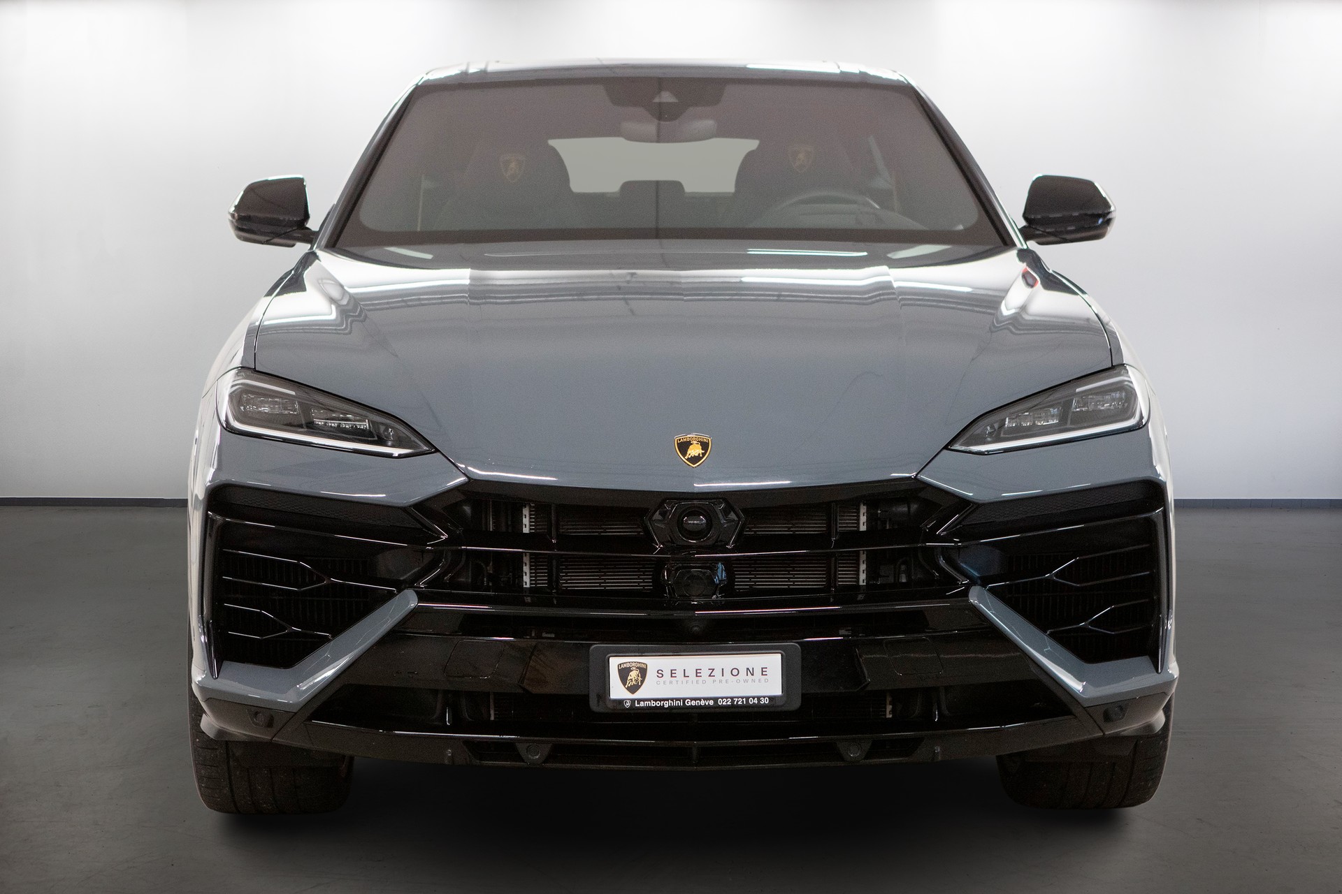 LAMBORGHINI Urus SE (PHEV)-image-4