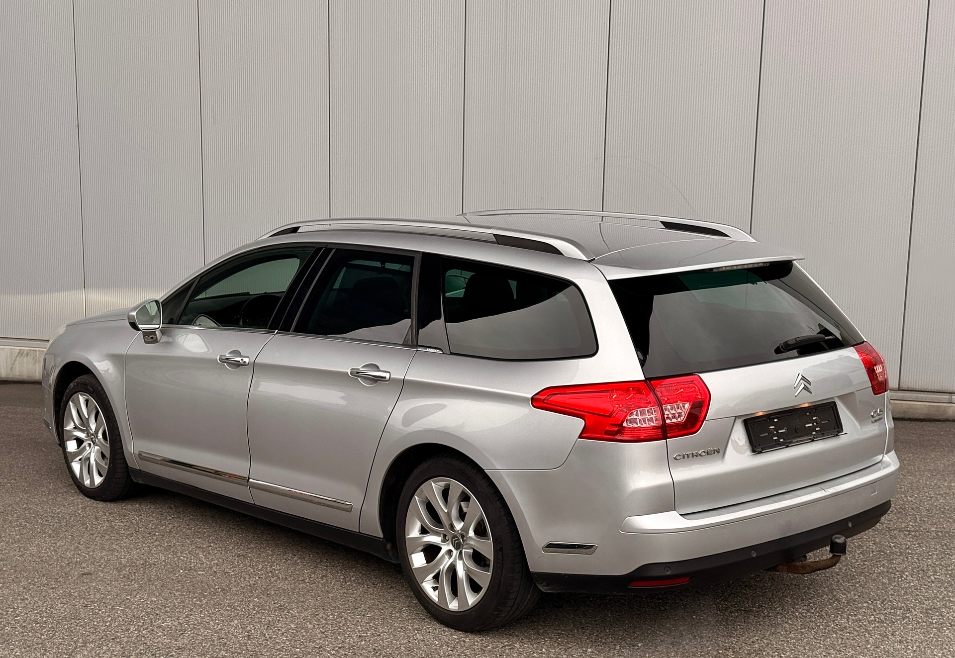 CITROEN C5 Tourer 2.7 HDi V6 Exclusive Automatic-image-2