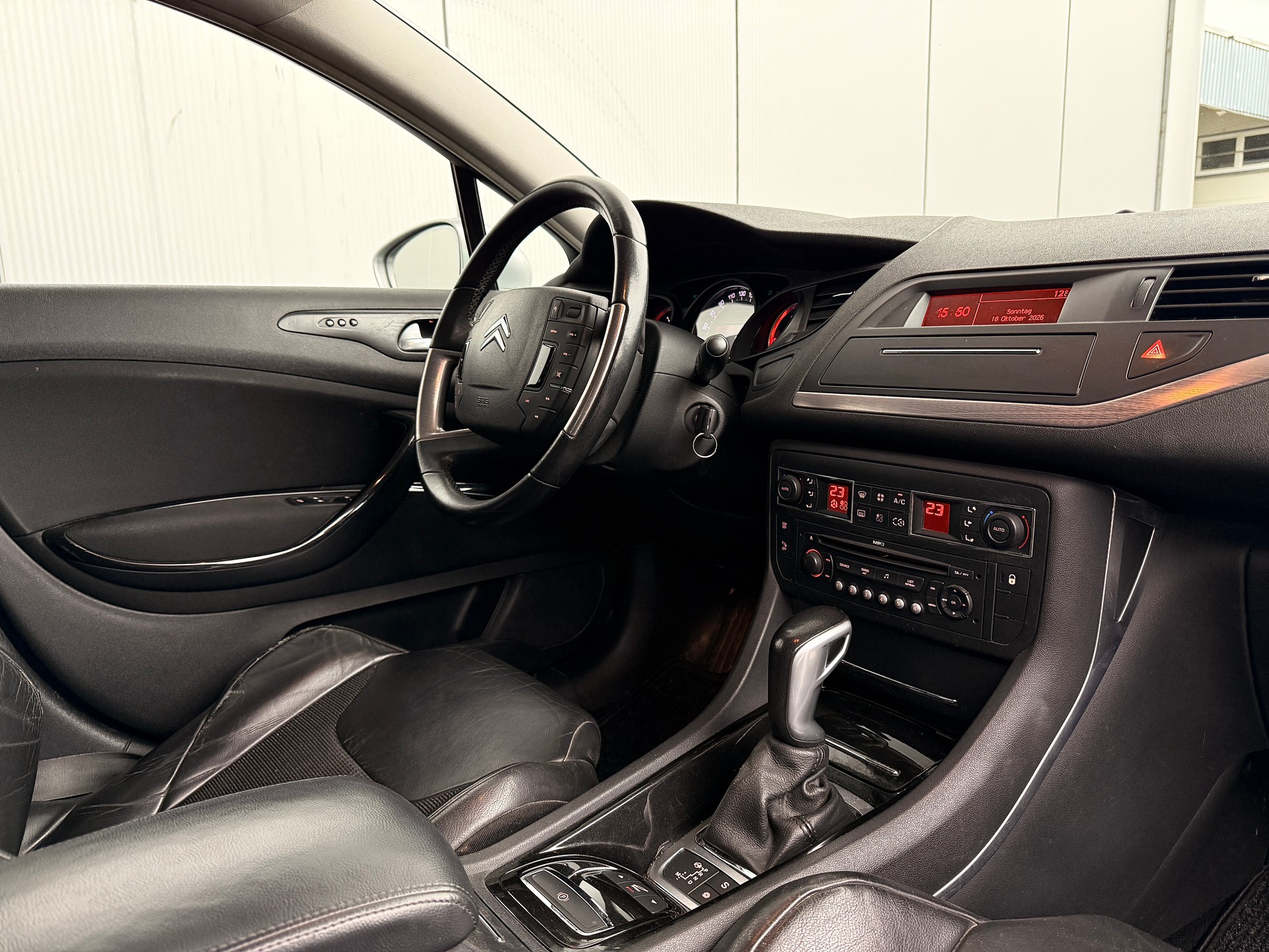 CITROEN C5 Tourer 2.7 HDi V6 Exclusive Automatic-image-9