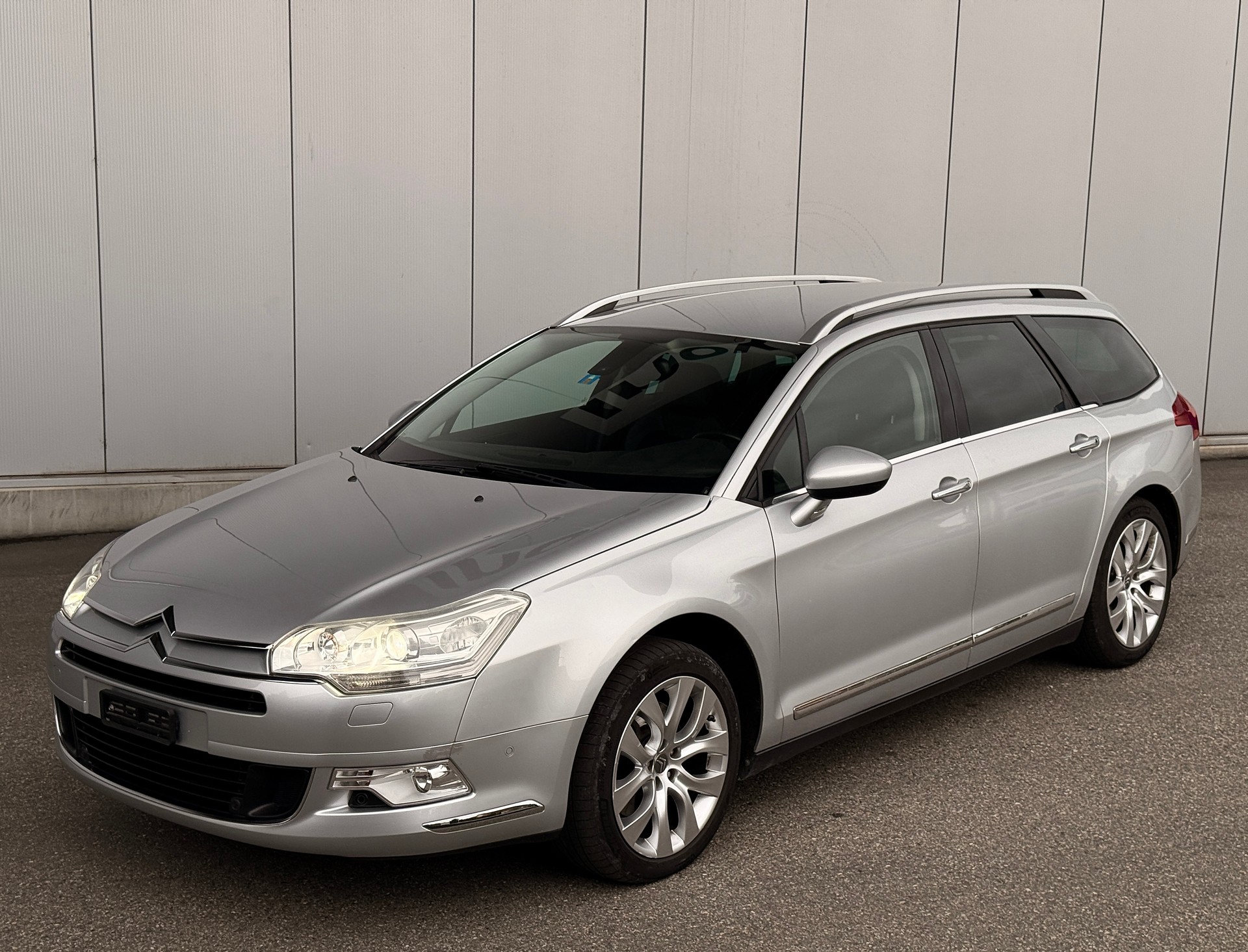 CITROEN C5 Tourer 2.7 HDi V6 Exclusive Automatic-image-3