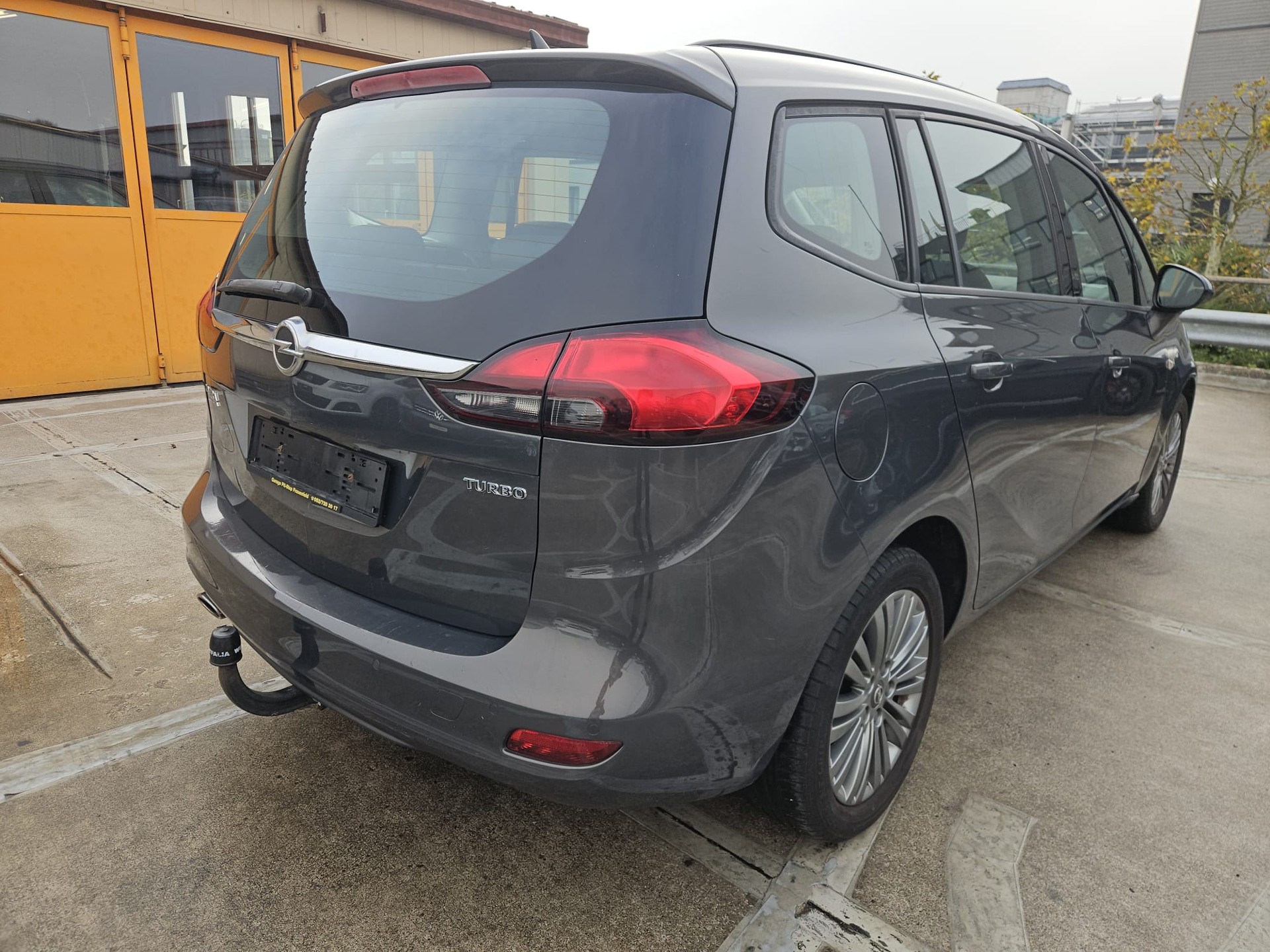 OPEL Zafira Tourer 1.6i 16V Turbo Active Ed. Aut.-image-3