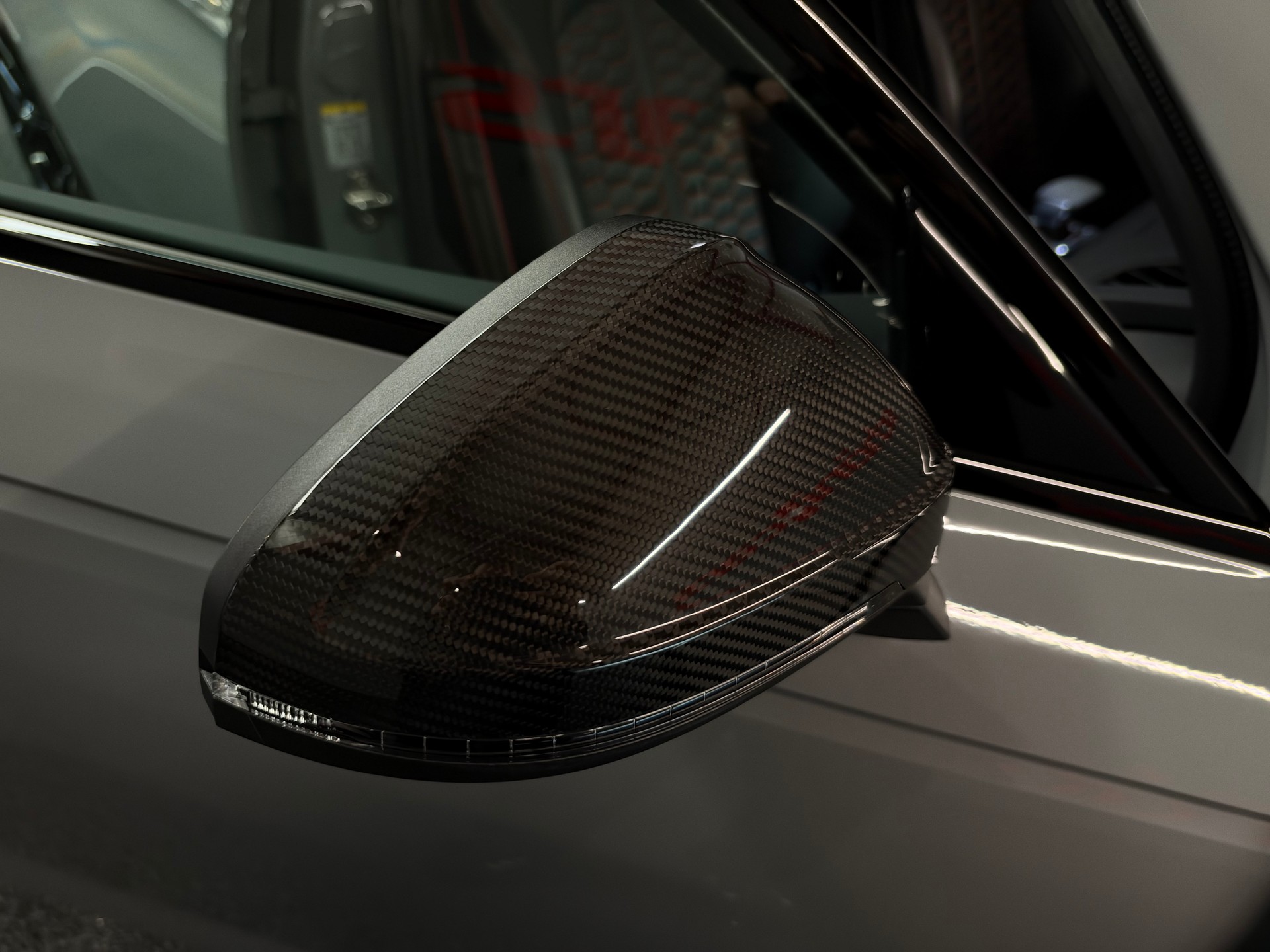 AUDI RS4 Avant quattro tiptronic-image-25