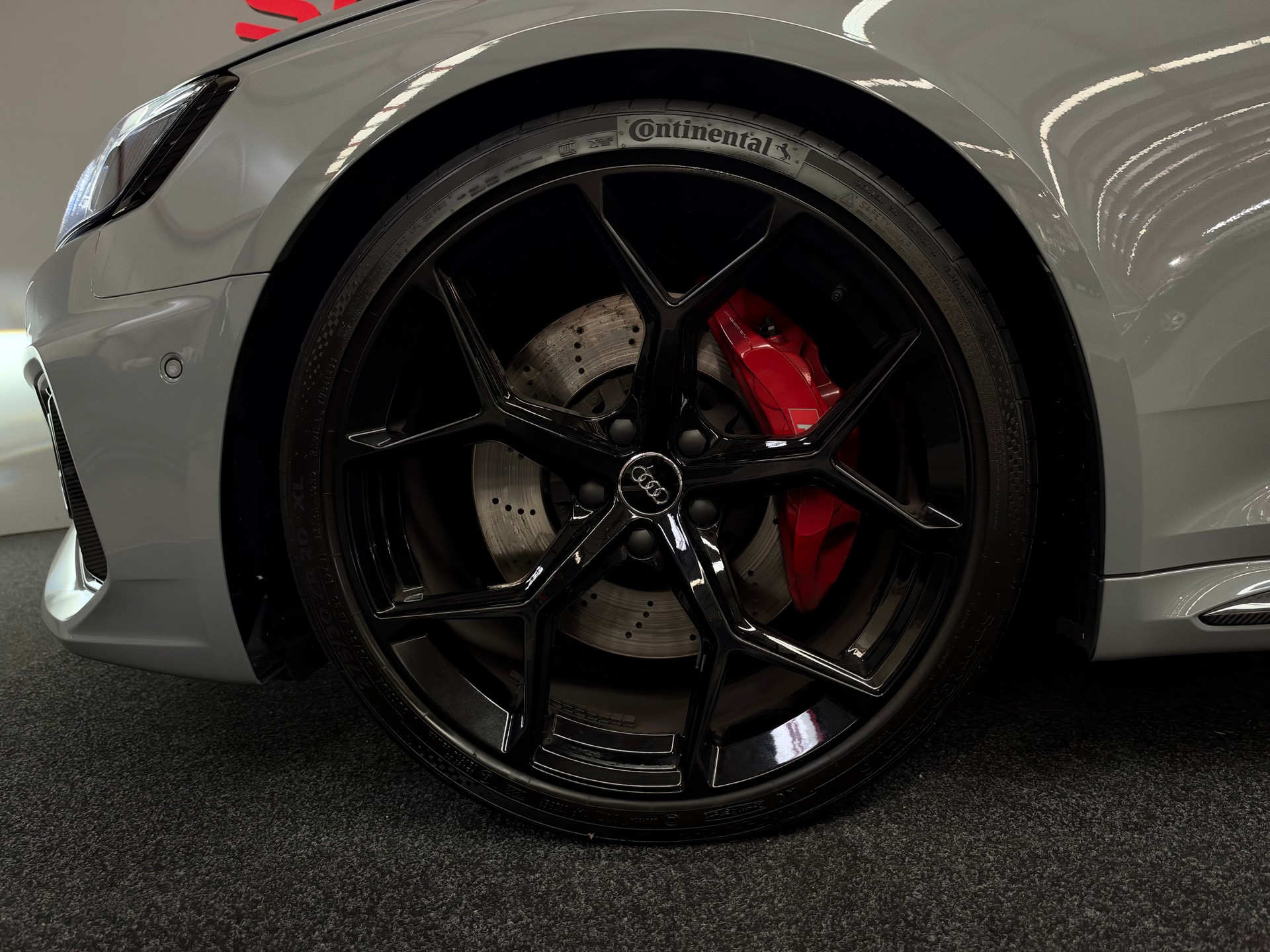 AUDI RS4 Avant quattro tiptronic-image-11