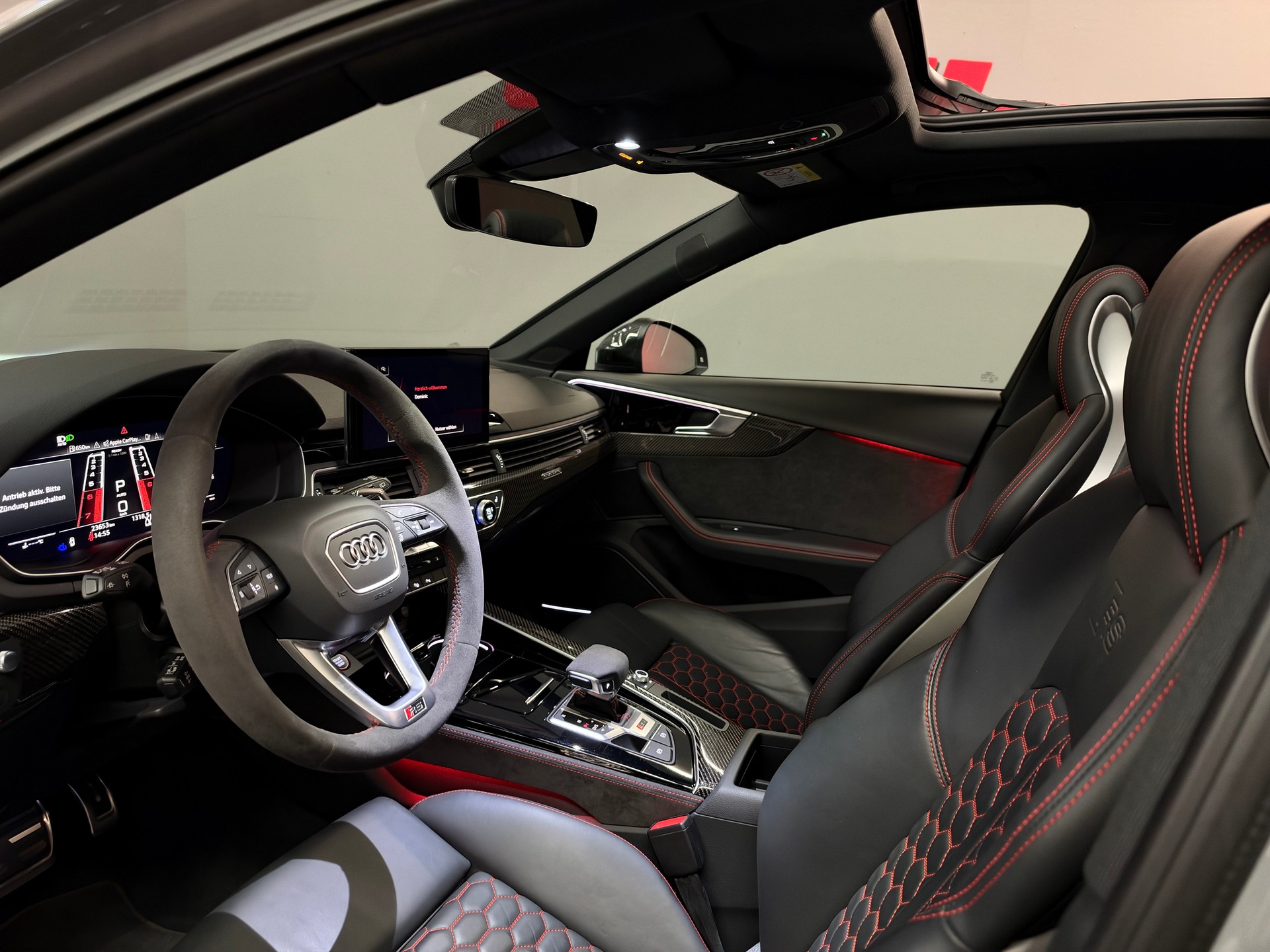 AUDI RS4 Avant quattro tiptronic-image-17