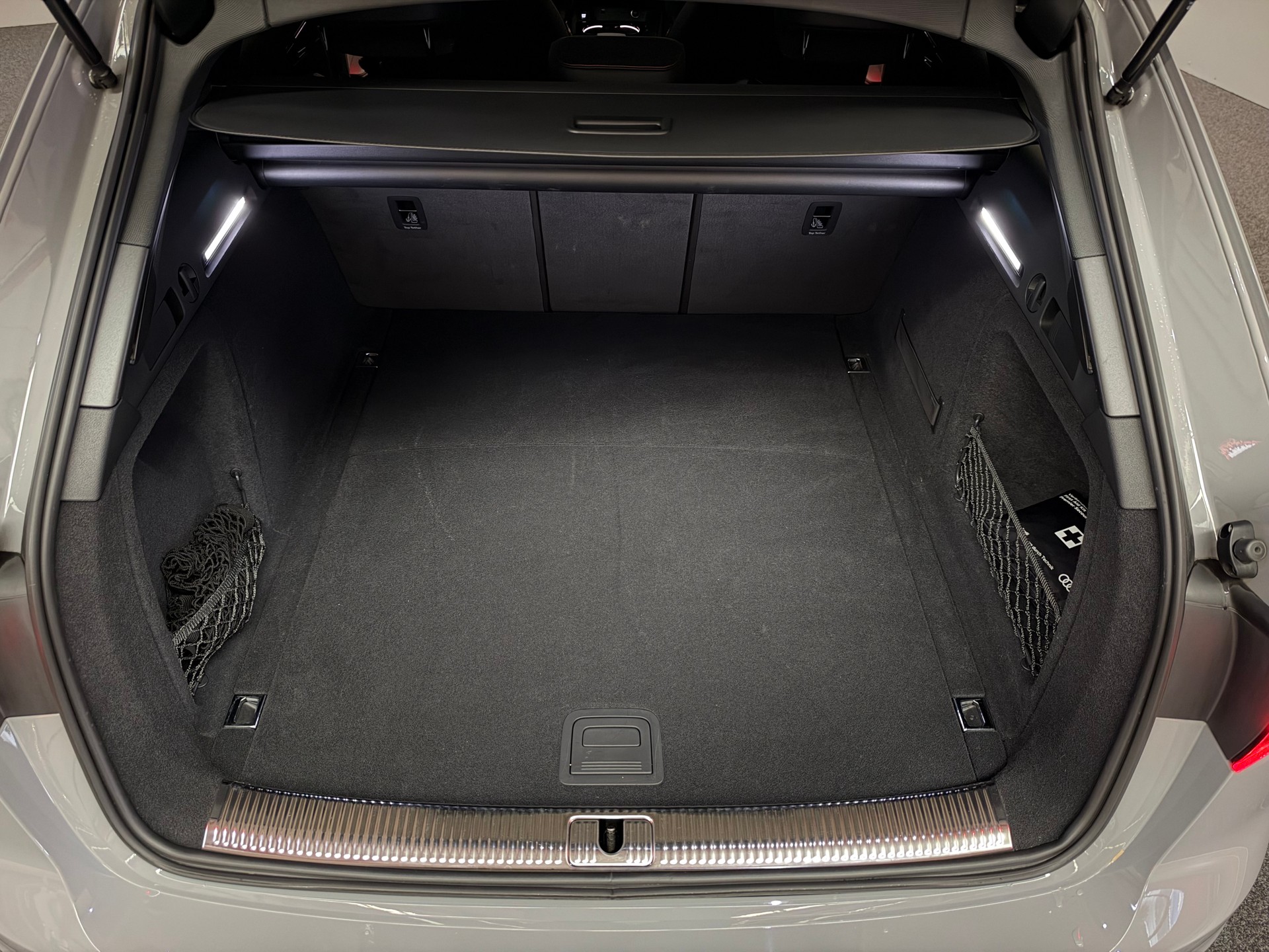 AUDI RS4 Avant quattro tiptronic-image-15