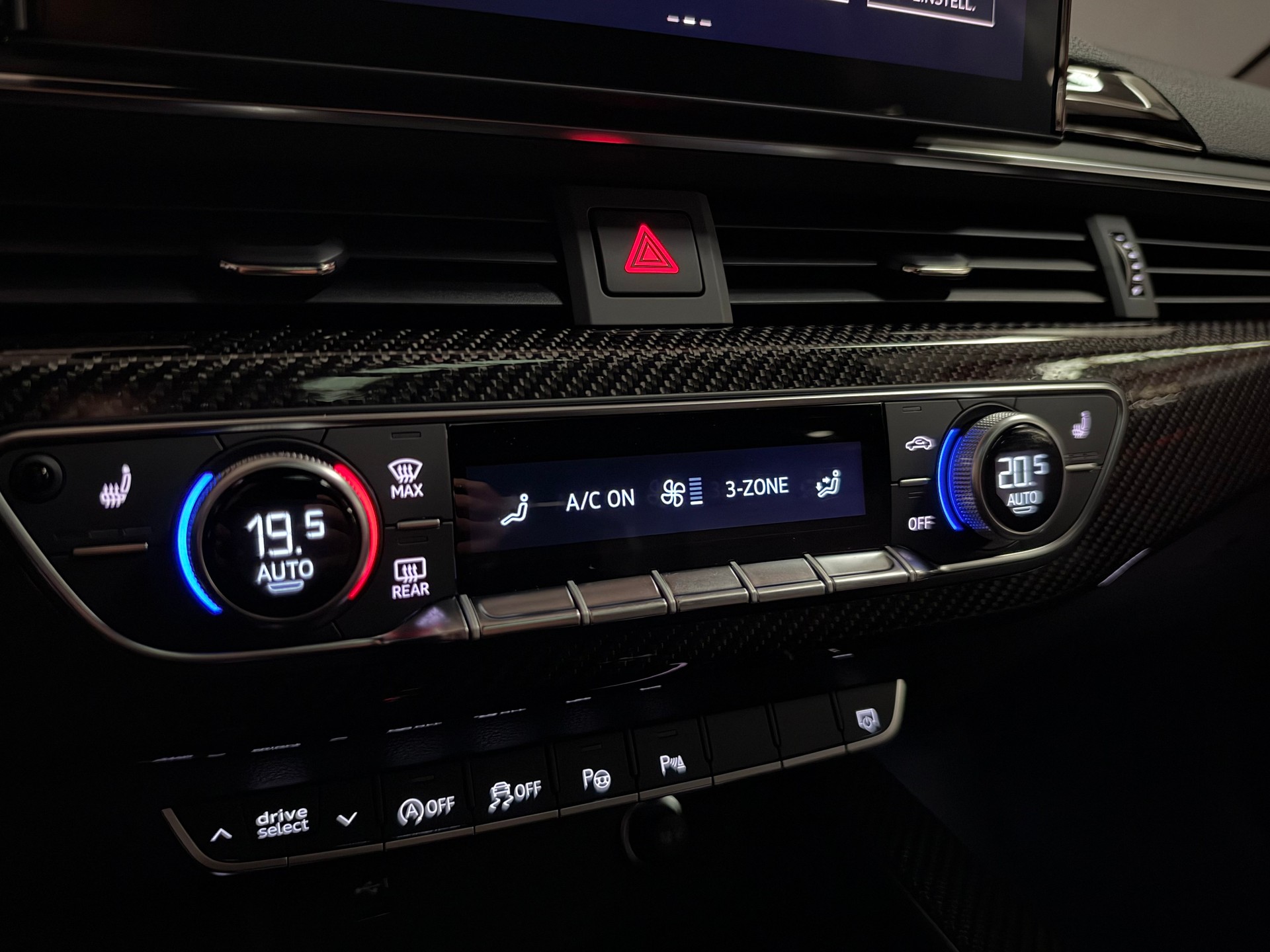 AUDI RS4 Avant quattro tiptronic-image-32