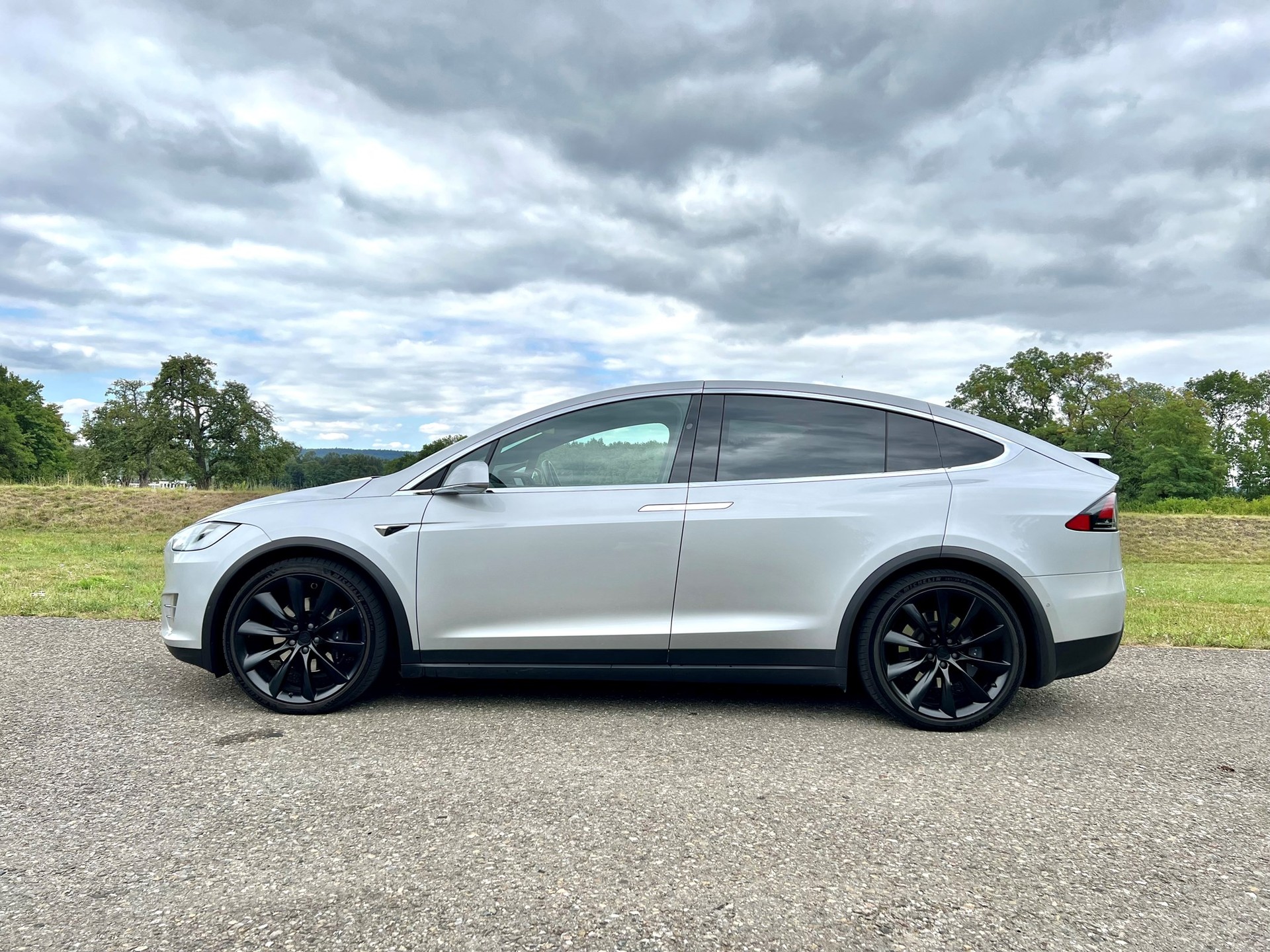 TESLA Model X 100 D-image-0
