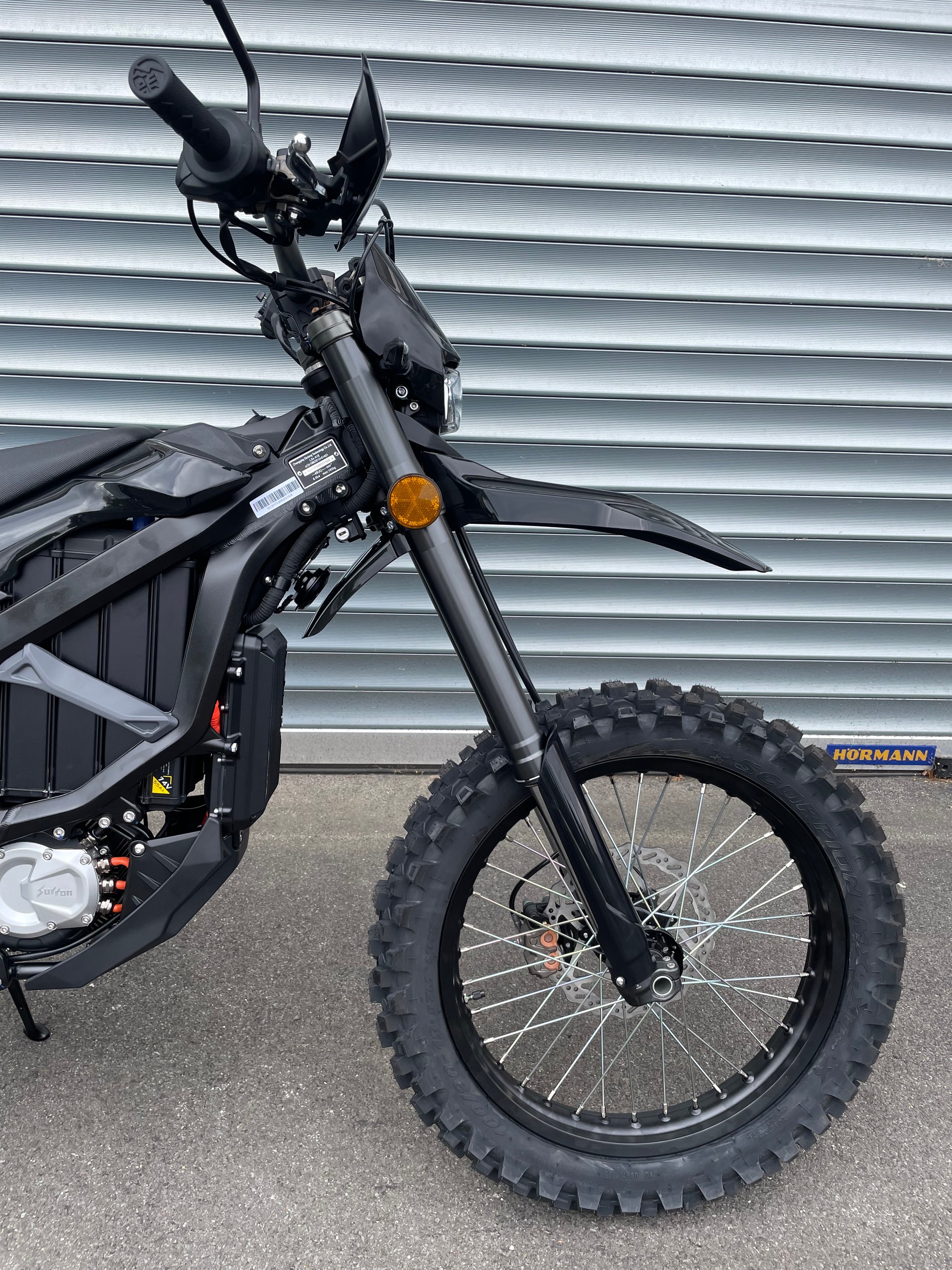 SUR-RON Ultra Bee + Black offroad extreme-showroom-element-3
