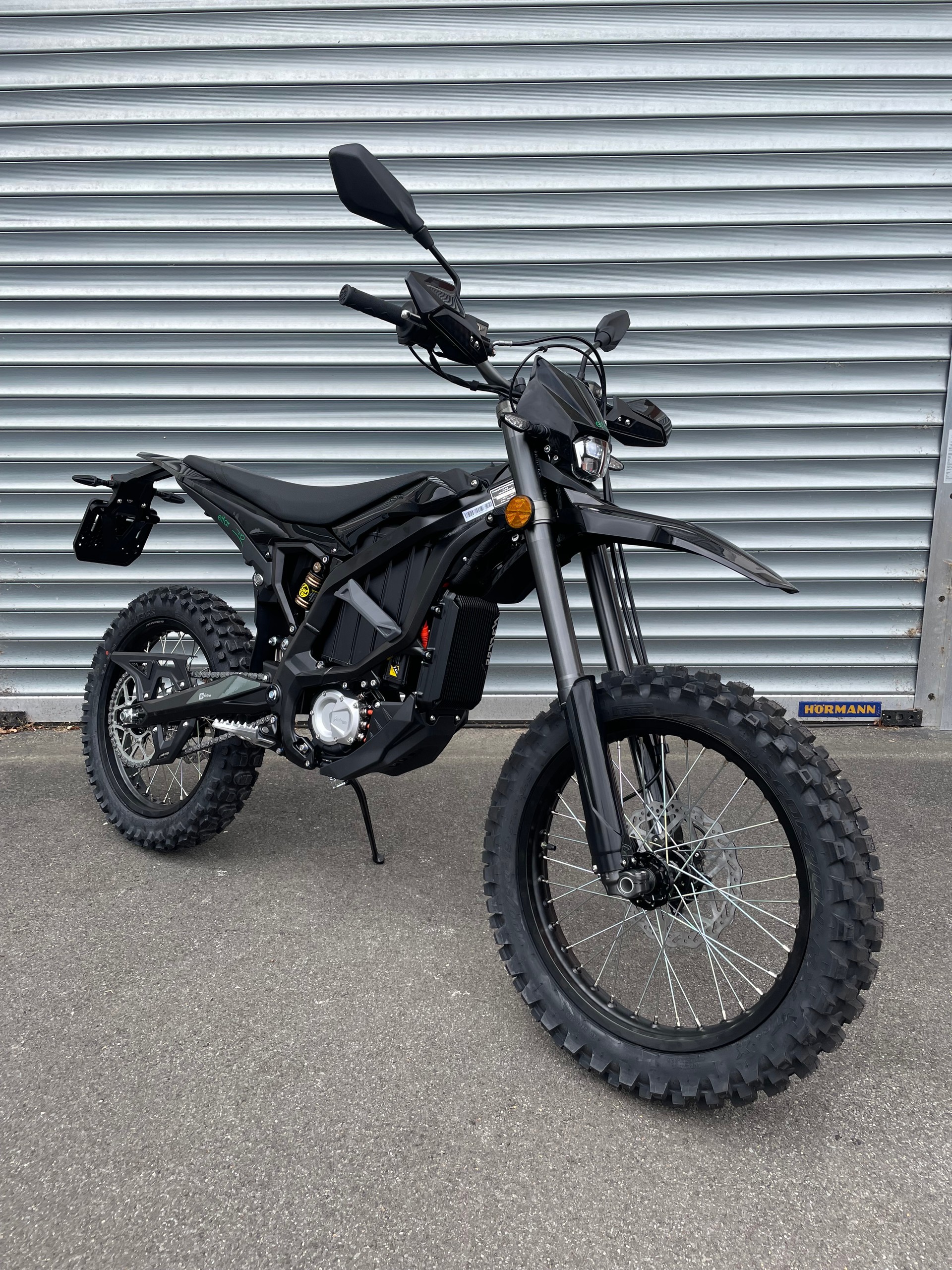 SUR-RON Ultra Bee + Black offroad extreme
