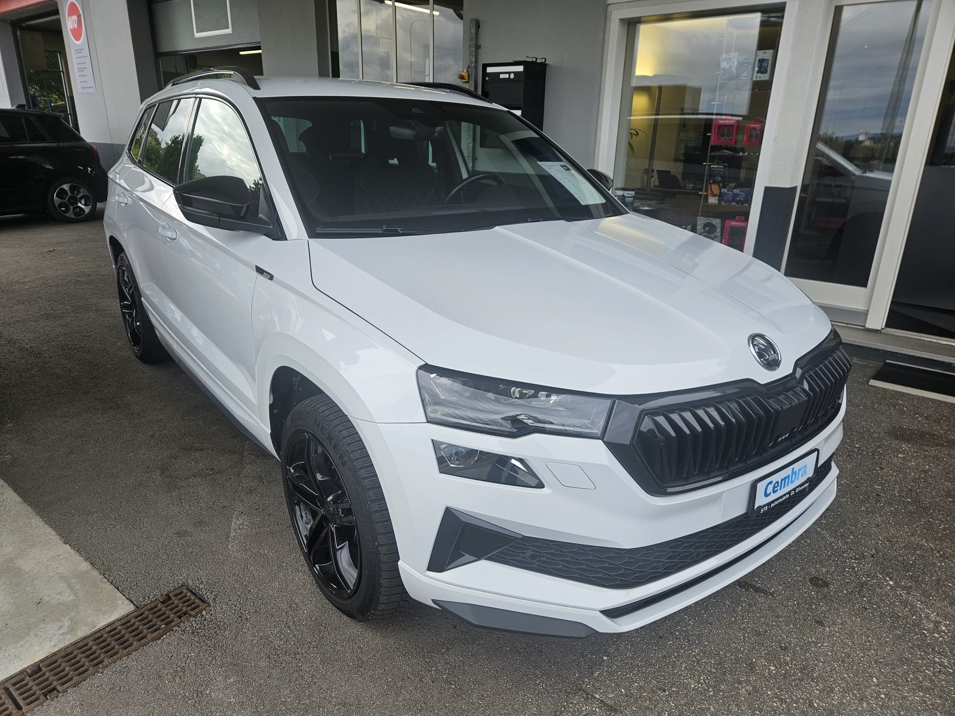 SKODA Karoq 2.0 TDI CR Sport Line 4x4 DSG-image-1