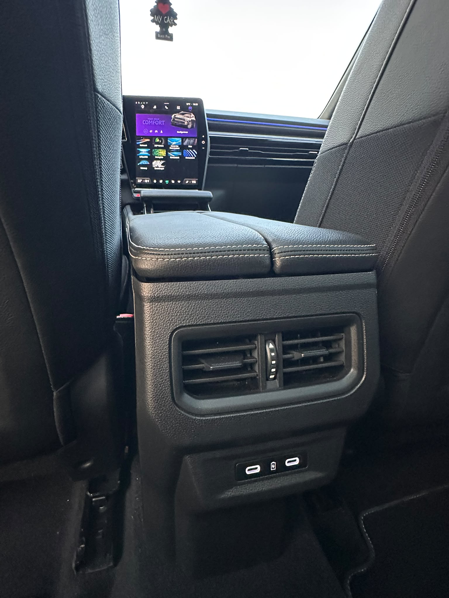 RENAULT Austral 1.3 MHEV 160 Techno A-image-14