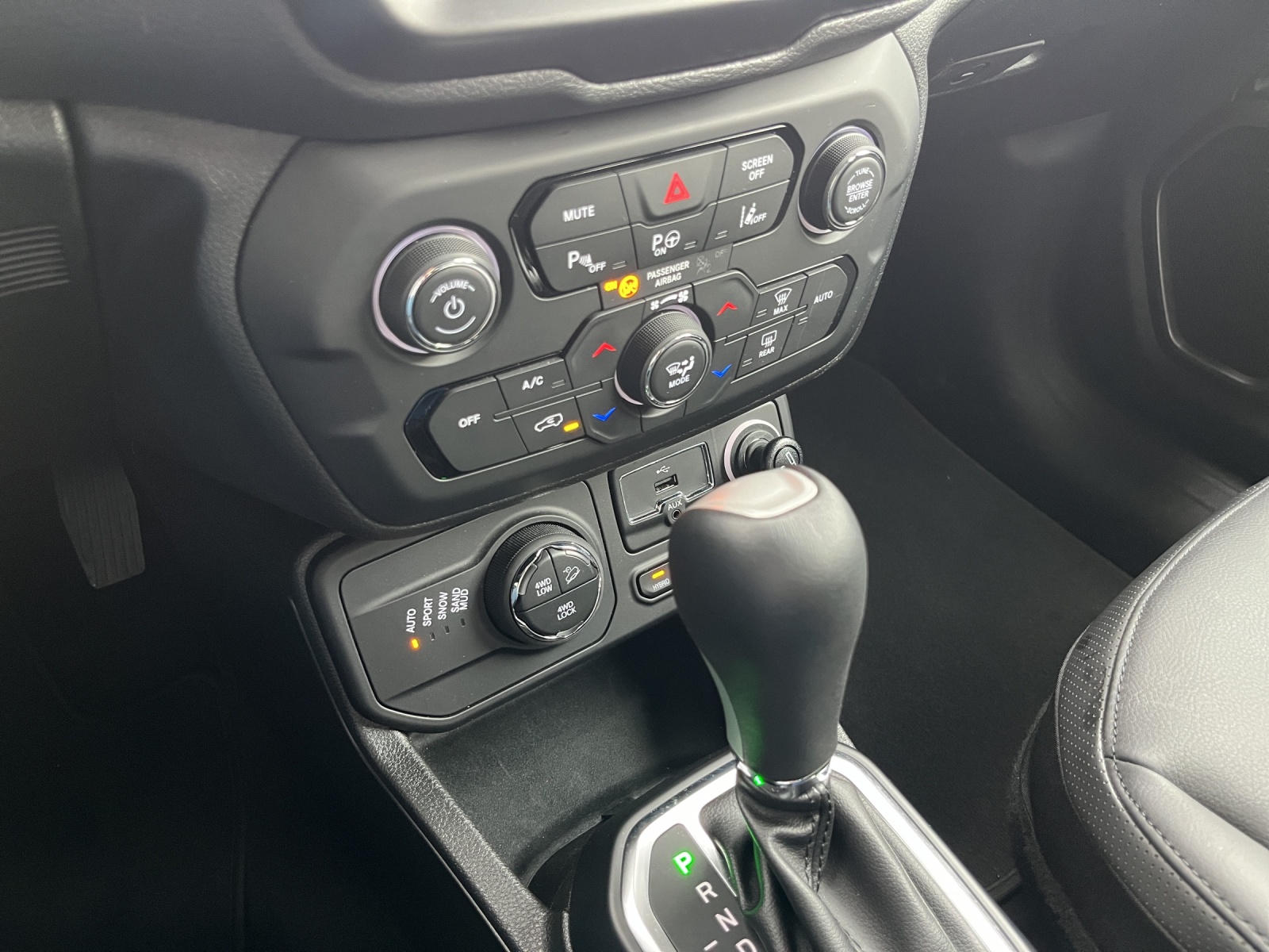 JEEP Renegade 1.3 Swiss Limited Plus 4xe-image-11