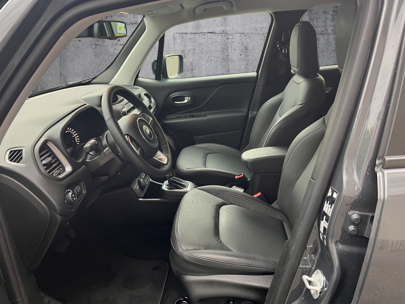 JEEP Renegade 1.3 Swiss Limited Plus 4xe-image-8