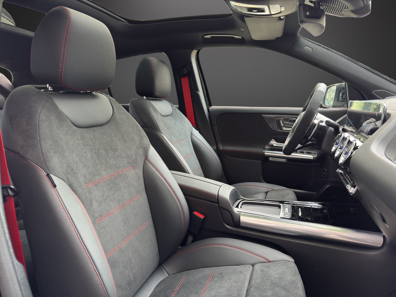 MERCEDES-BENZ GLA AMG 45 S 4Matic+ 8G-DCT-image-13