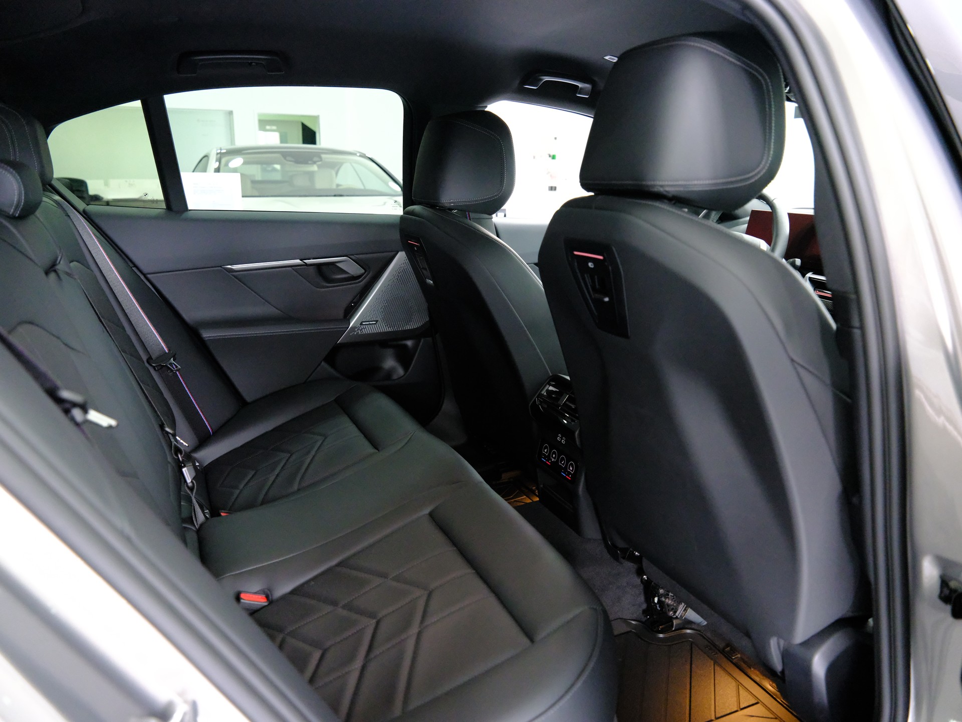 BMW 520d 48V M Sport Pro Steptronic-image-18