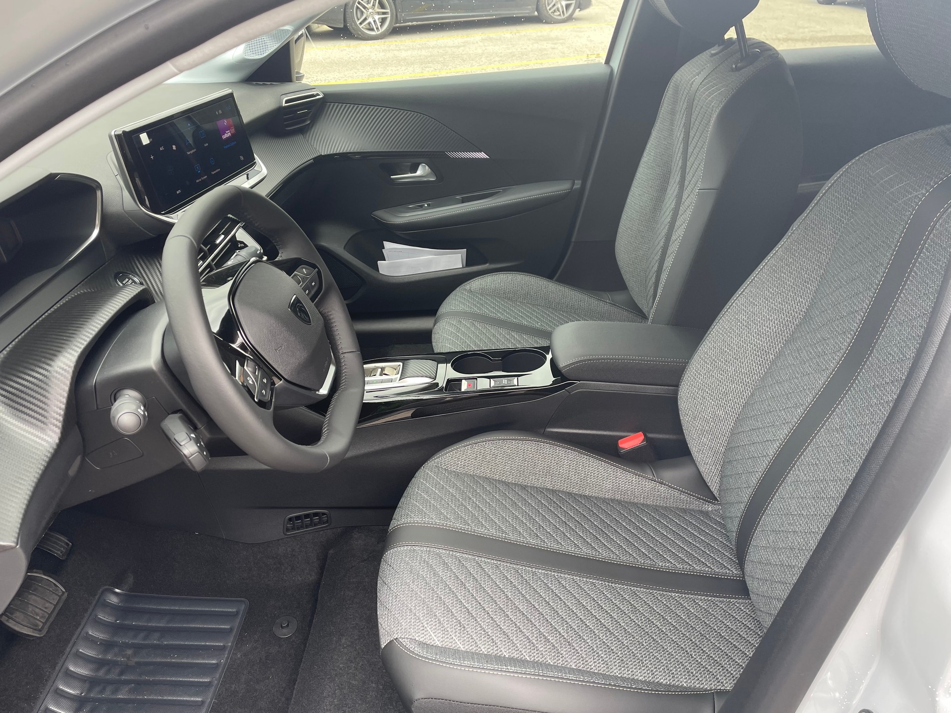 PEUGEOT 208Elektrik 100kW Allure-image-4