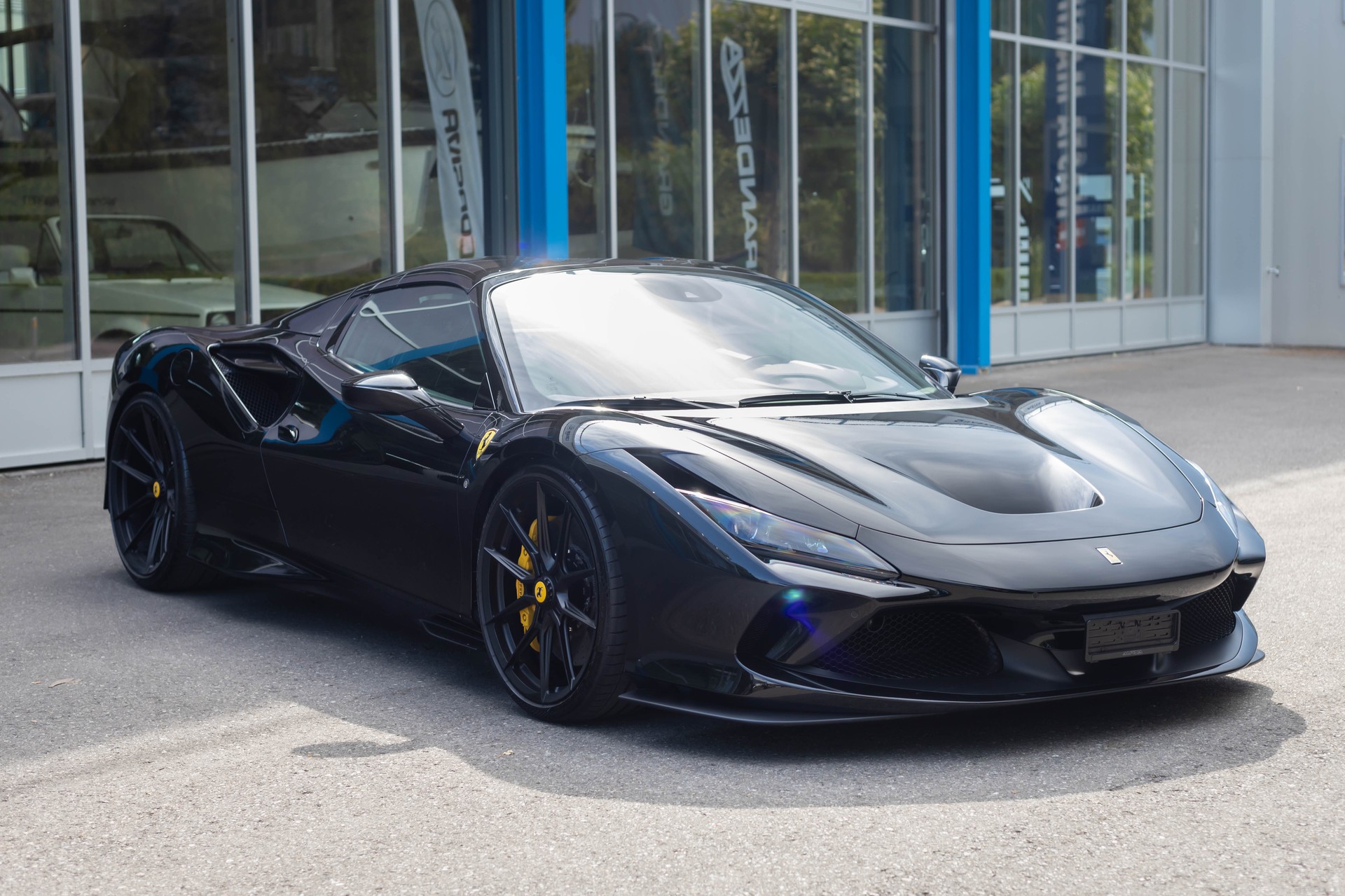 FERRARI F8 Spider-image-0