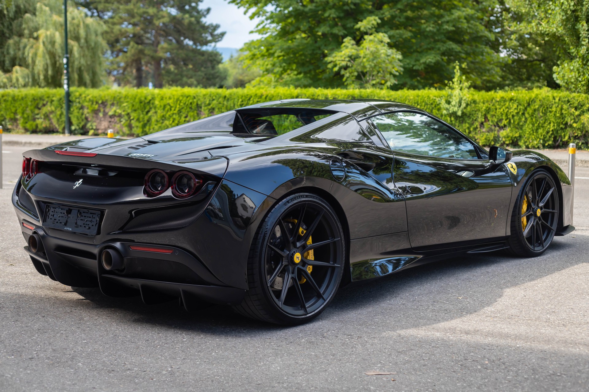 FERRARI F8 Spider-image-3