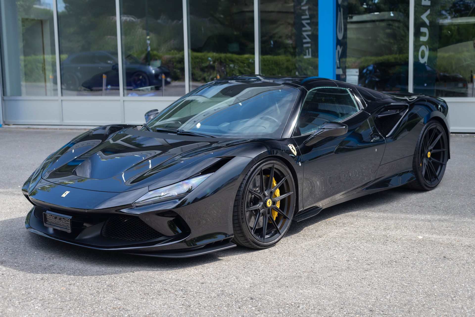 FERRARI F8 Spider-image-1