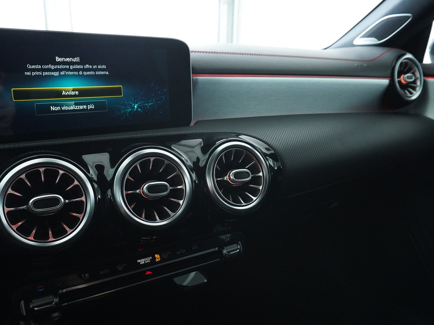 MERCEDES-BENZ CLA Shooting Brake 200 AMG Line 7G-DCT-image-7
