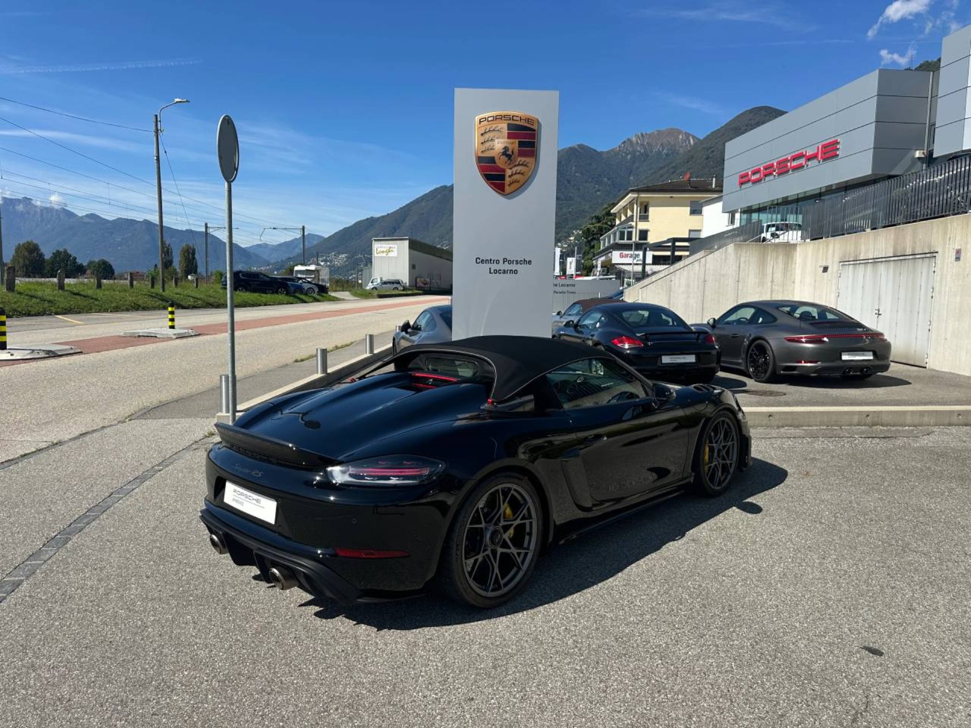PORSCHE 718 Spyder RS-image-6