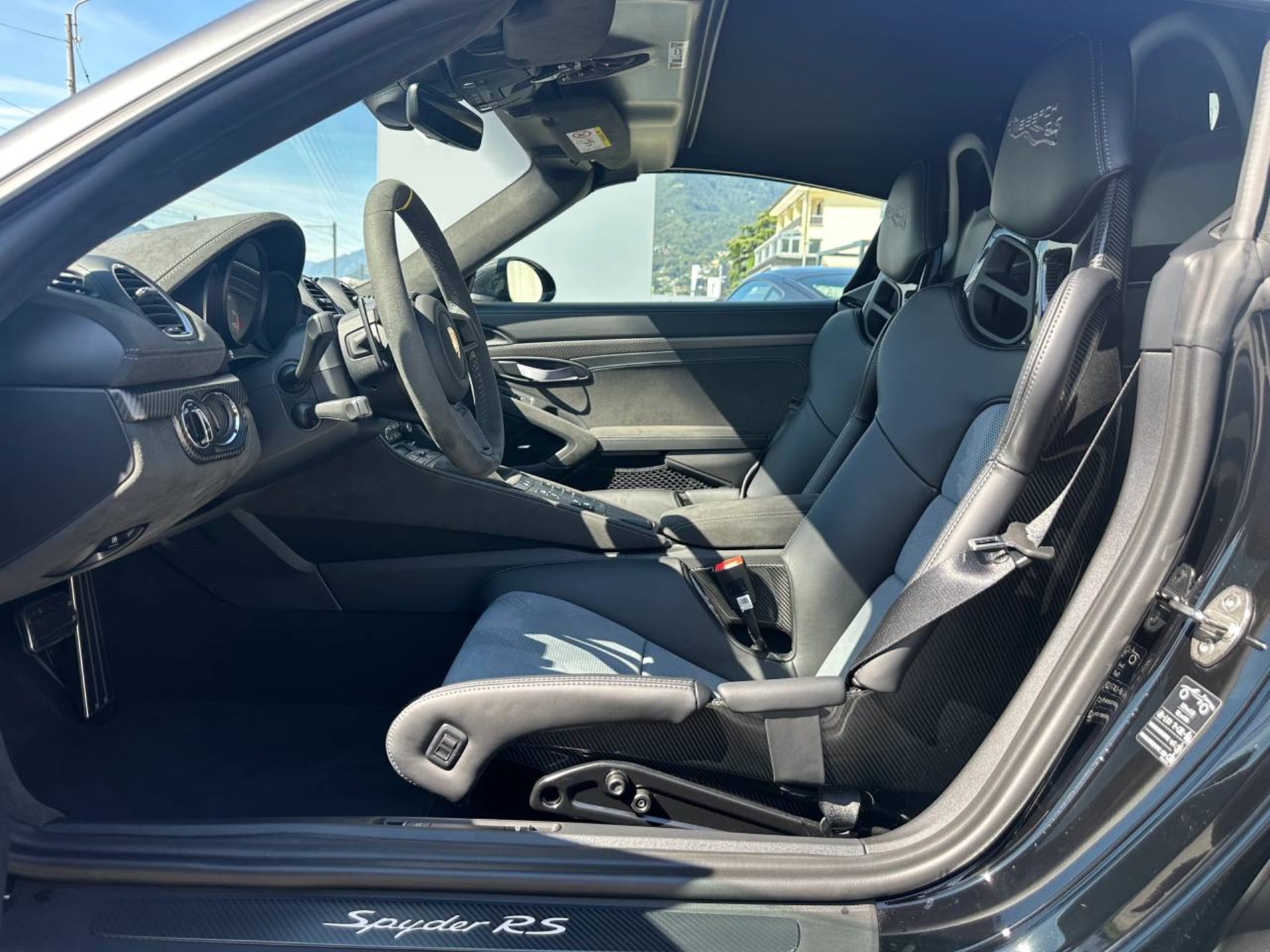 PORSCHE 718 Spyder RS-image-14