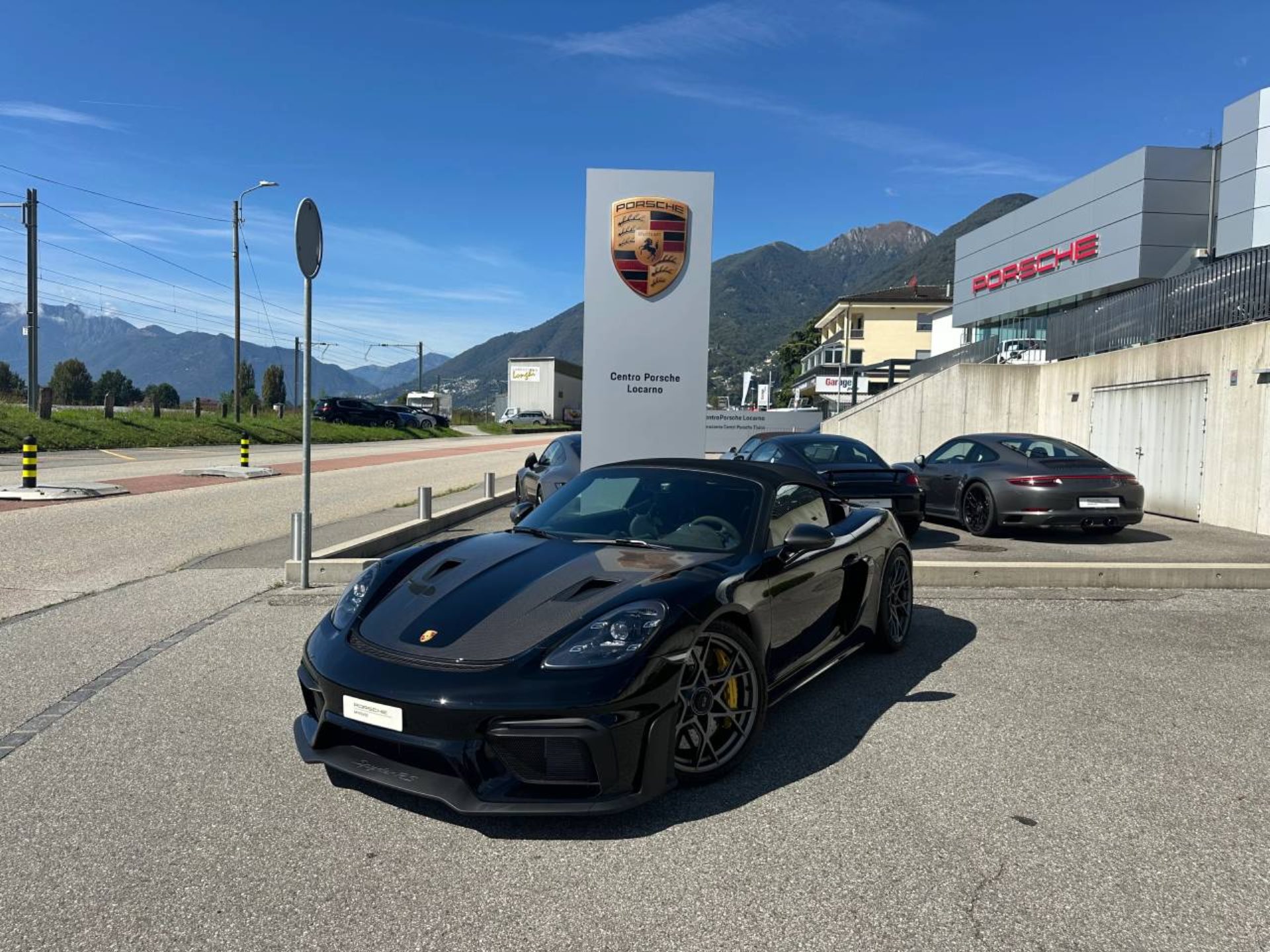 PORSCHE 718 Spyder RS-image-8