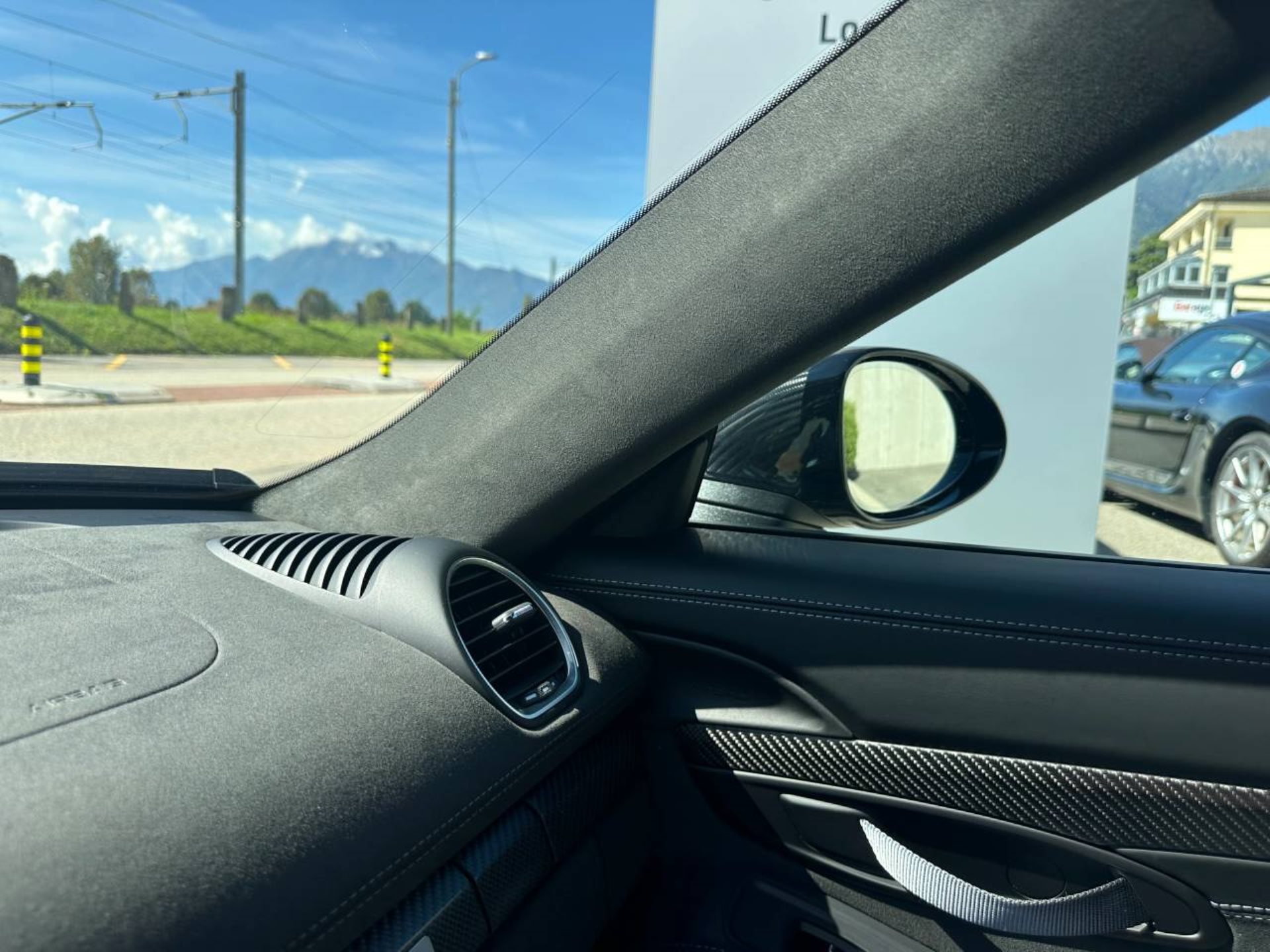 PORSCHE 718 Spyder RS-image-16