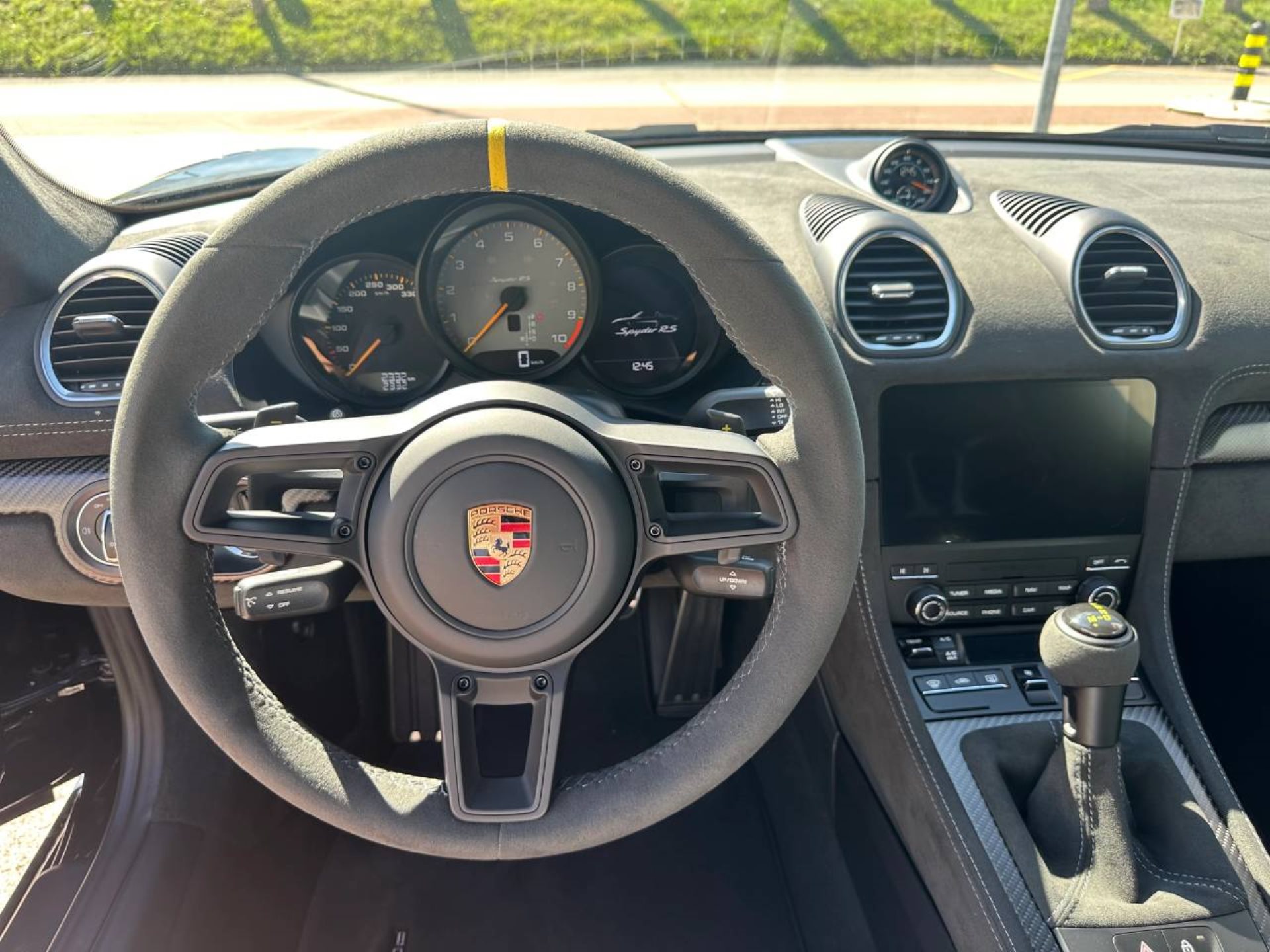 PORSCHE 718 Spyder RS-image-13