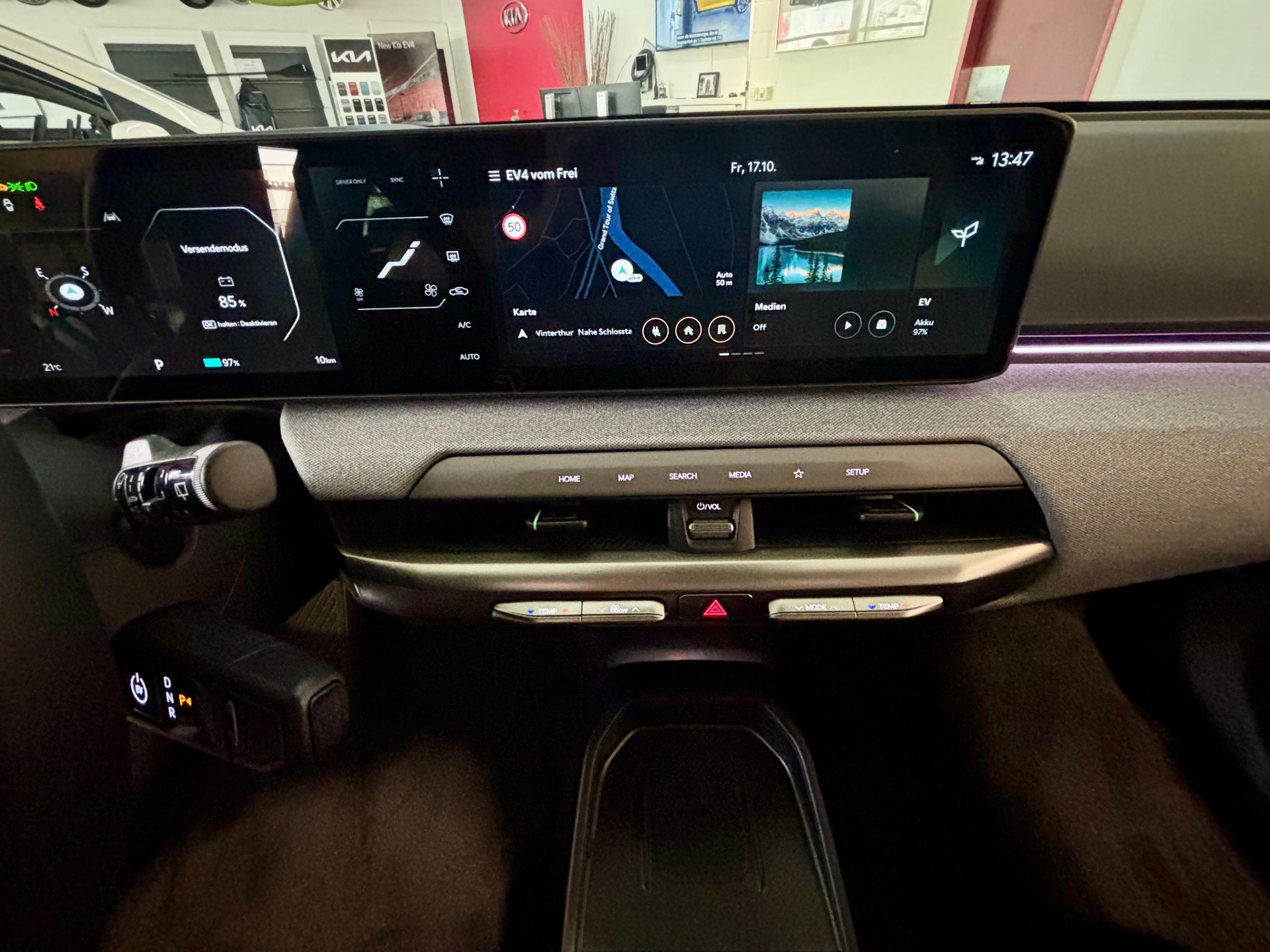 KIA EV4 81 kWh Earth+-image-12