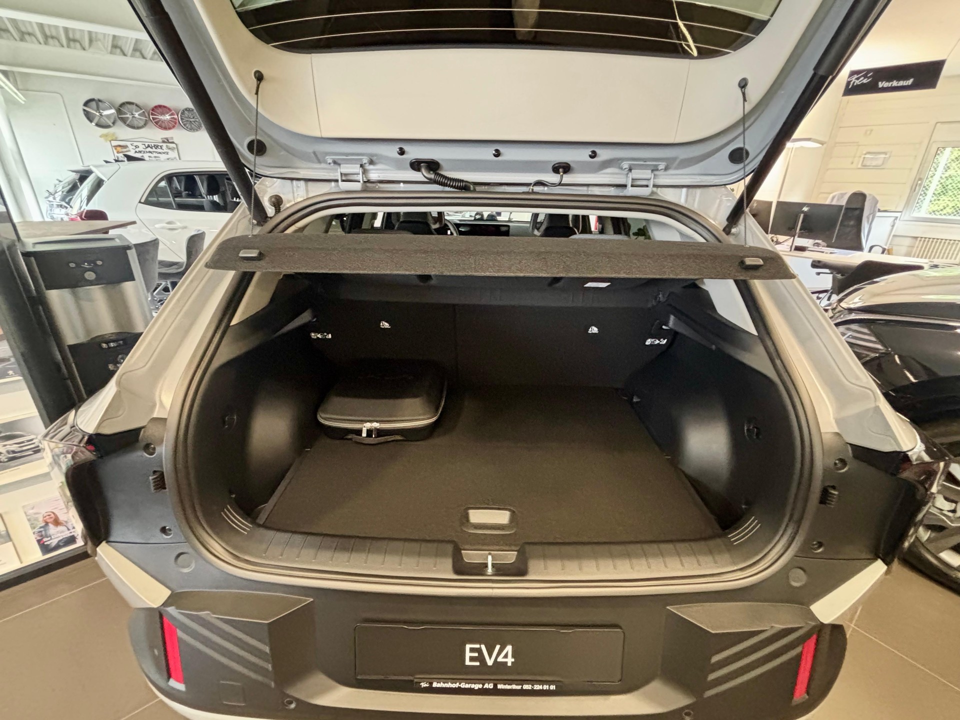 KIA EV4 81 kWh Earth+-image-17