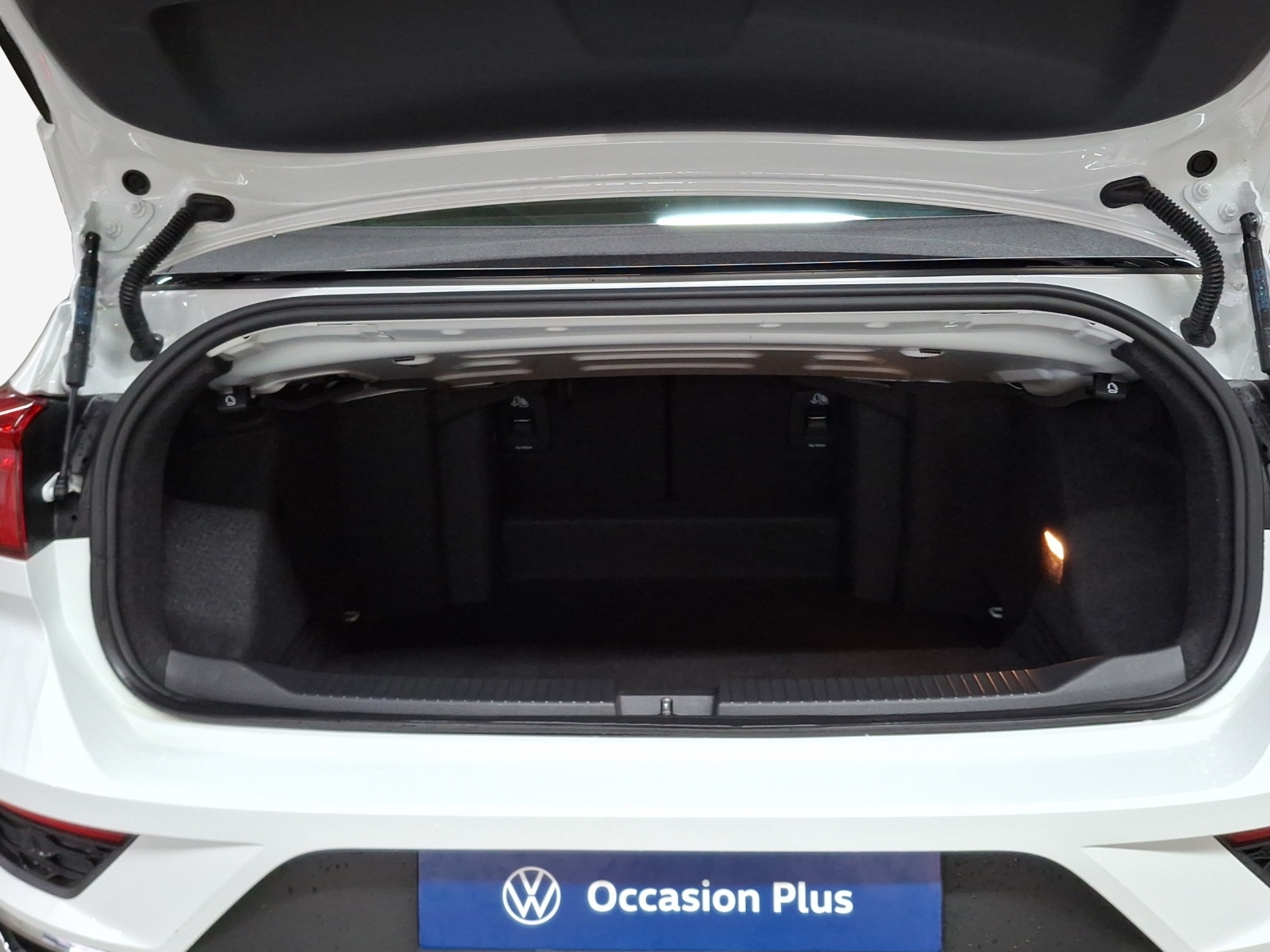 VW T-Roc Cabriolet 1.5 TSI EVO Advance DSG-image-12