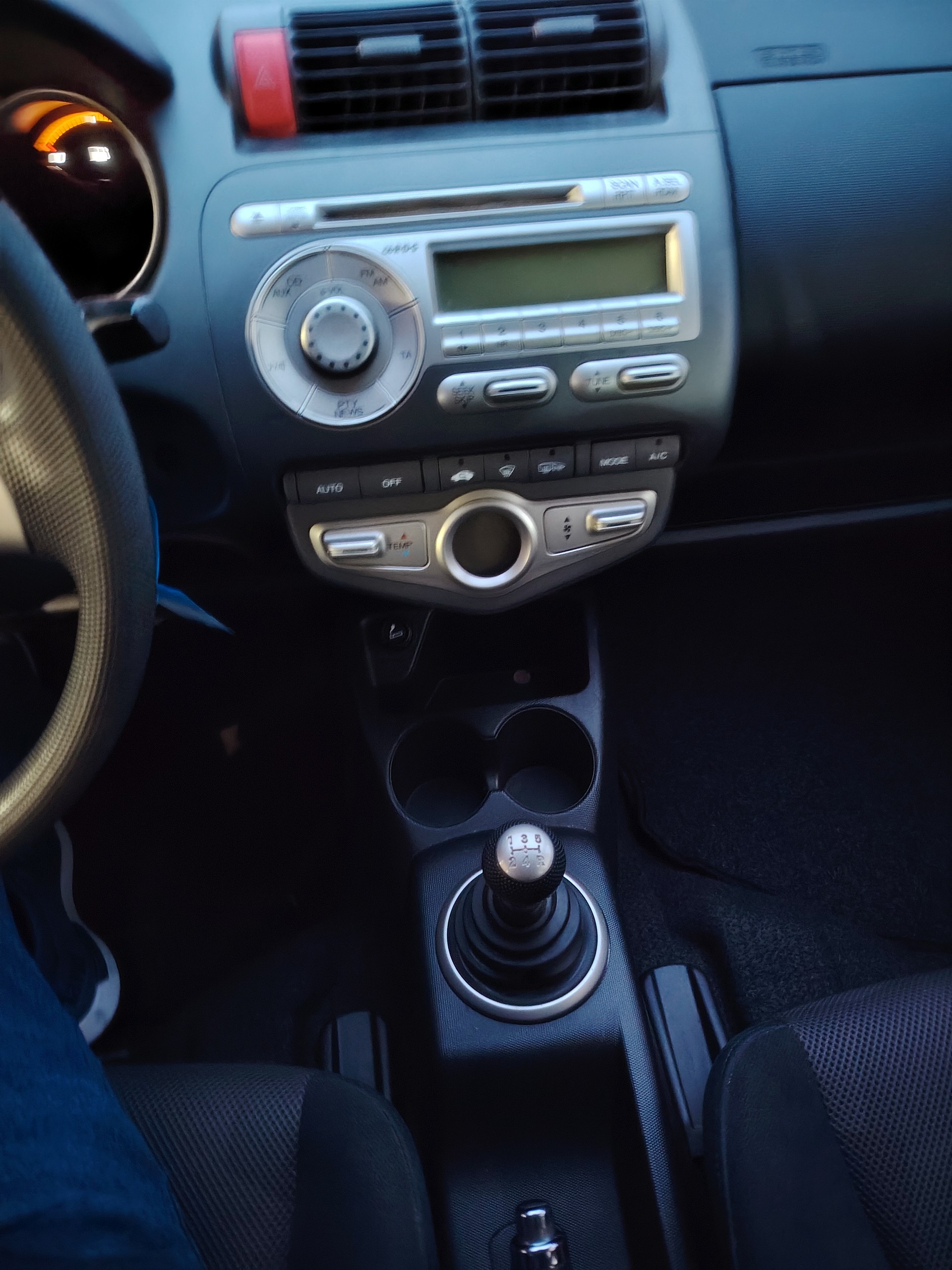 HONDA Jazz 1.4i LS-image-8